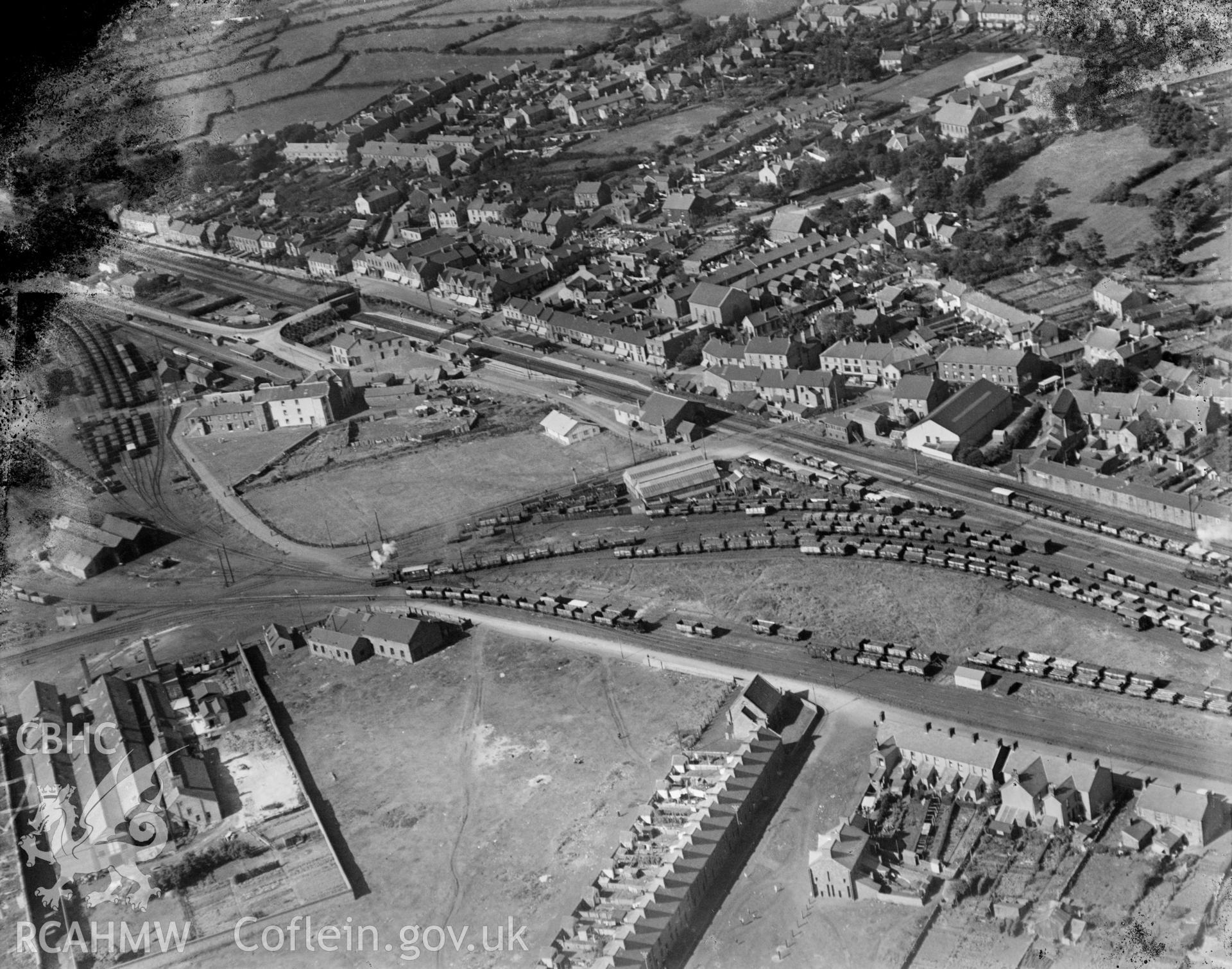 View of Pembrey, oblique aerial view. 5?x4? black and white glass plate negative.