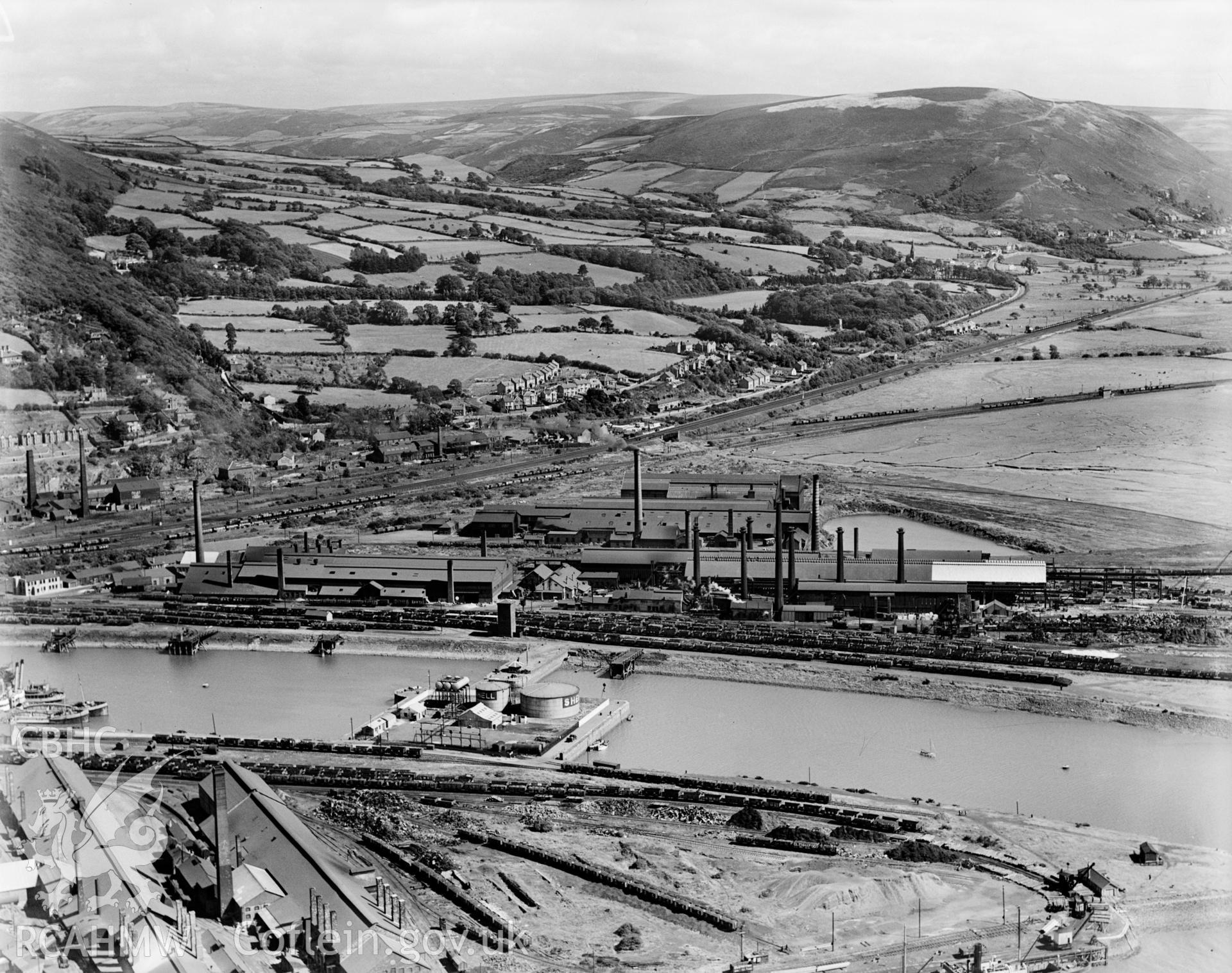 View of Baglan Bay Timplate Co., Briton Ferry, oblique aerial view. 5?x4? black and white glass plate negative.