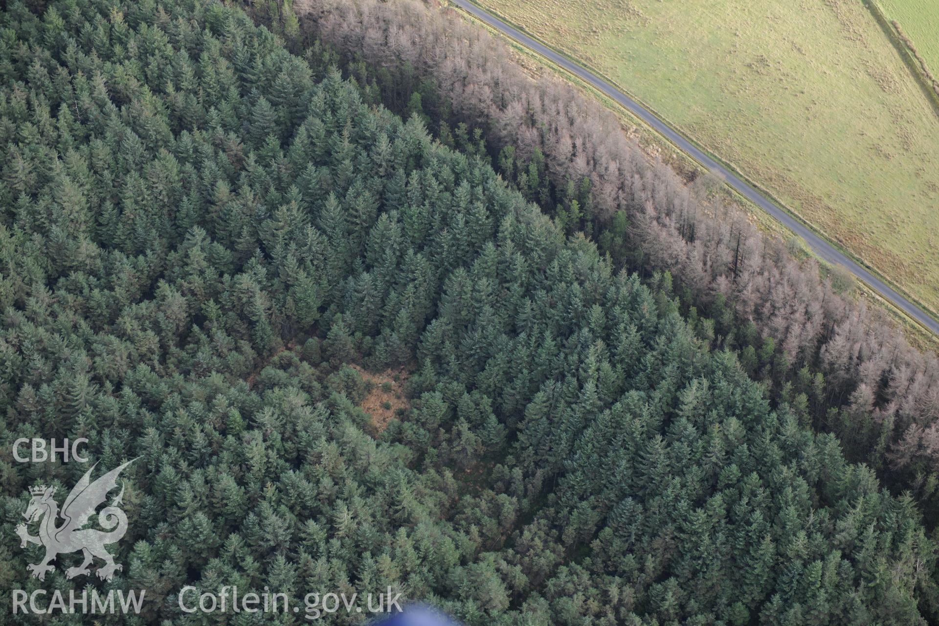 Crug-y-Bwdran, Llanybydder. Oblique aerial photograph taken during the Royal Commission's programme of archaeological aerial reconnaissance by Toby Driver on 6th January 2015.