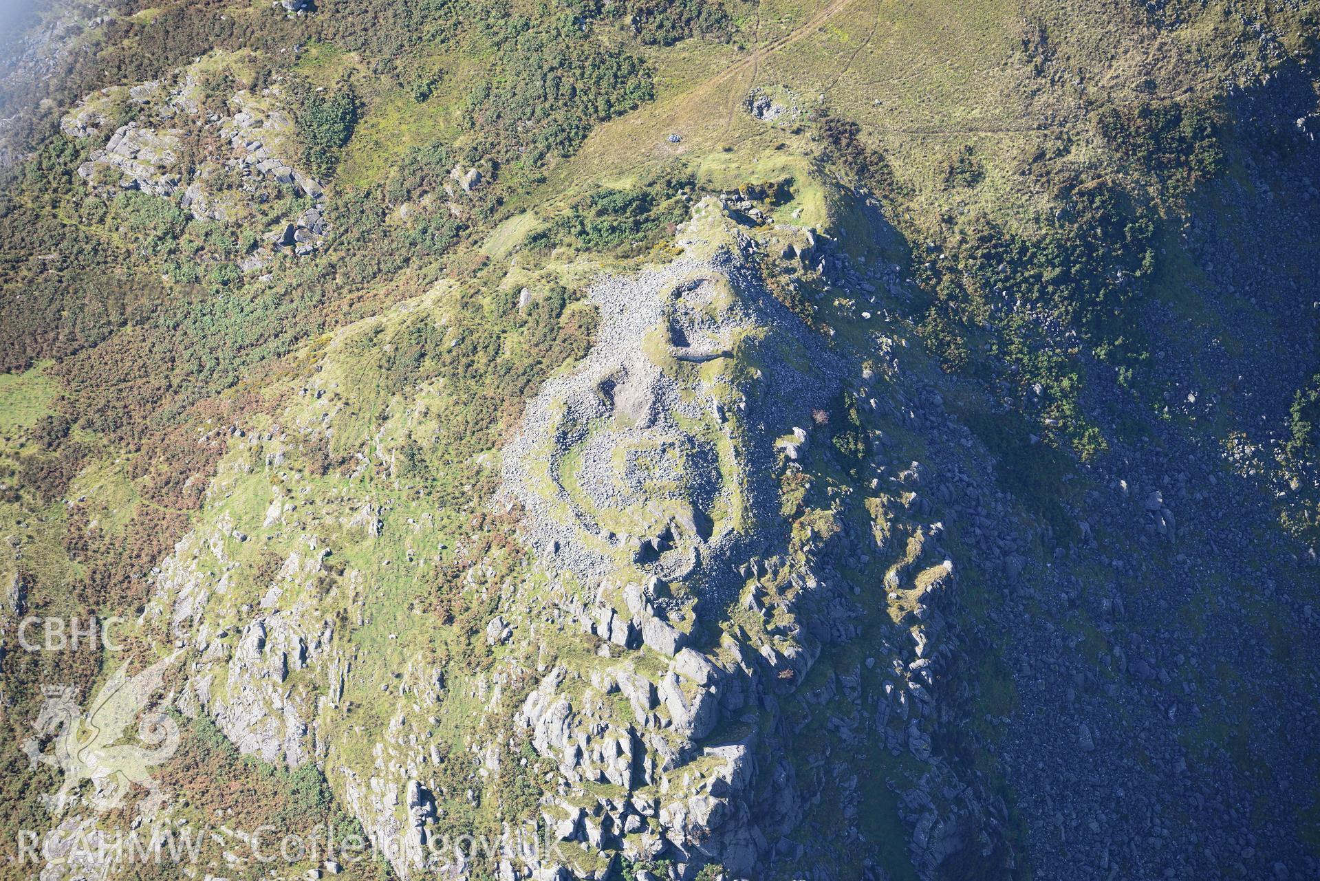 Castell Carndochan, Dolhendre, near Llanuwchlyn. Oblique aerial photograph taken during the Royal Commission's programme of archaeological aerial reconnaissance by Toby Driver on 2nd October 2015.