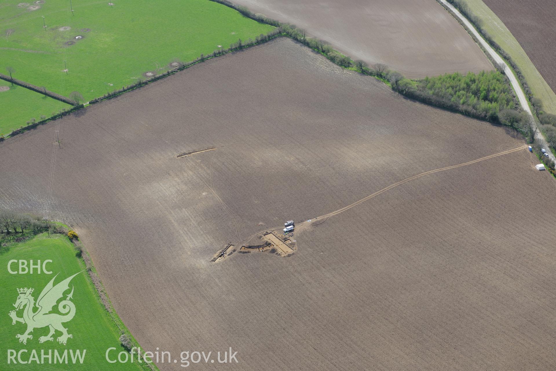 Causewayed Enclosure Northeast of Dryslwyn. Oblique aerial photograph taken during the Royal Commission's programme of archaeological aerial reconnaissance by Toby Driver on 15th April 2015.