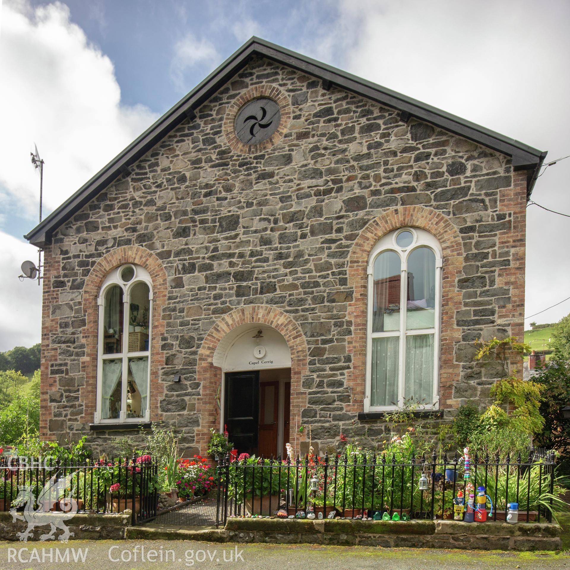 Colour photograph showing front elevation and entrance of former Capel Newydd Welsh Calvinistic Methodist Chapel, Pontrobert. Photographed by Richard Barrett on 9th September 2018.