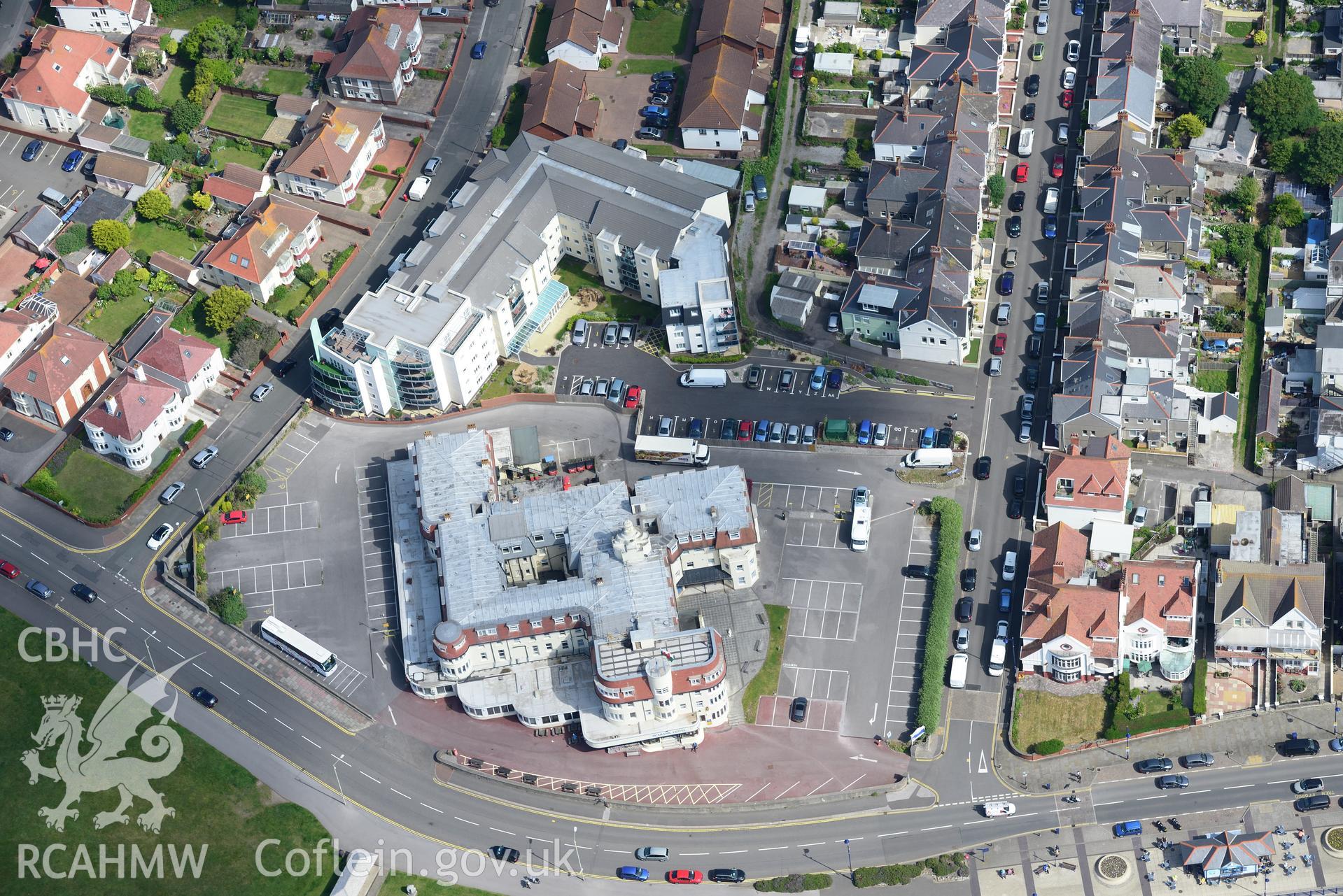 The Sea Bank Hotel at Porthcawl. Oblique aerial photograph taken during the Royal Commission's programme of archaeological aerial reconnaissance by Toby Driver on 19th June 2015.