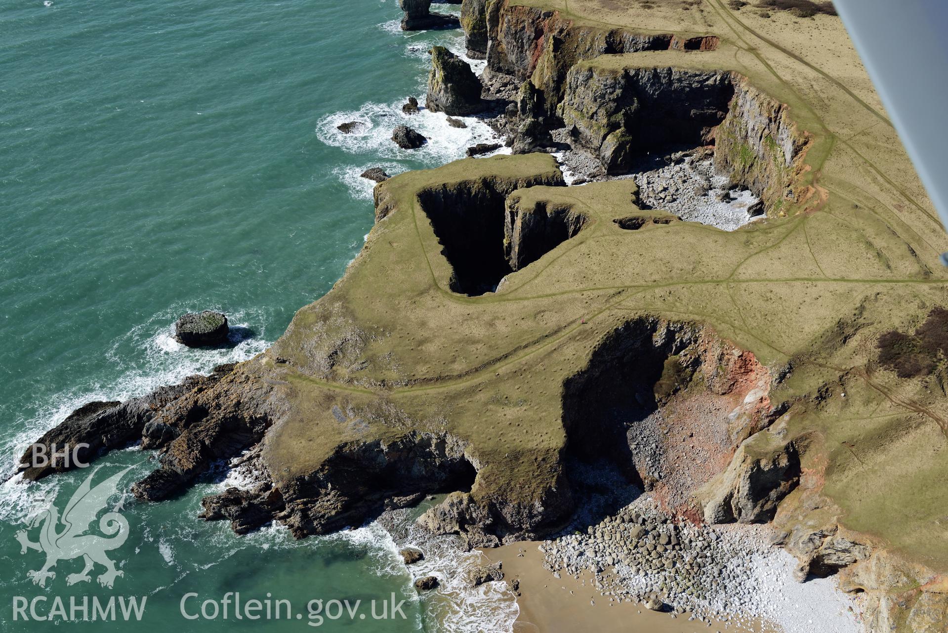 Flimston Bay promontory fort. Detailed baseline aerial reconnaissance survey for the CHERISH Project. ? Crown: CHERISH PROJECT 2018. Produced with EU funds through the Ireland Wales Co-operation Programme 2014-2020. All material made freely available through the Open Government Licence.