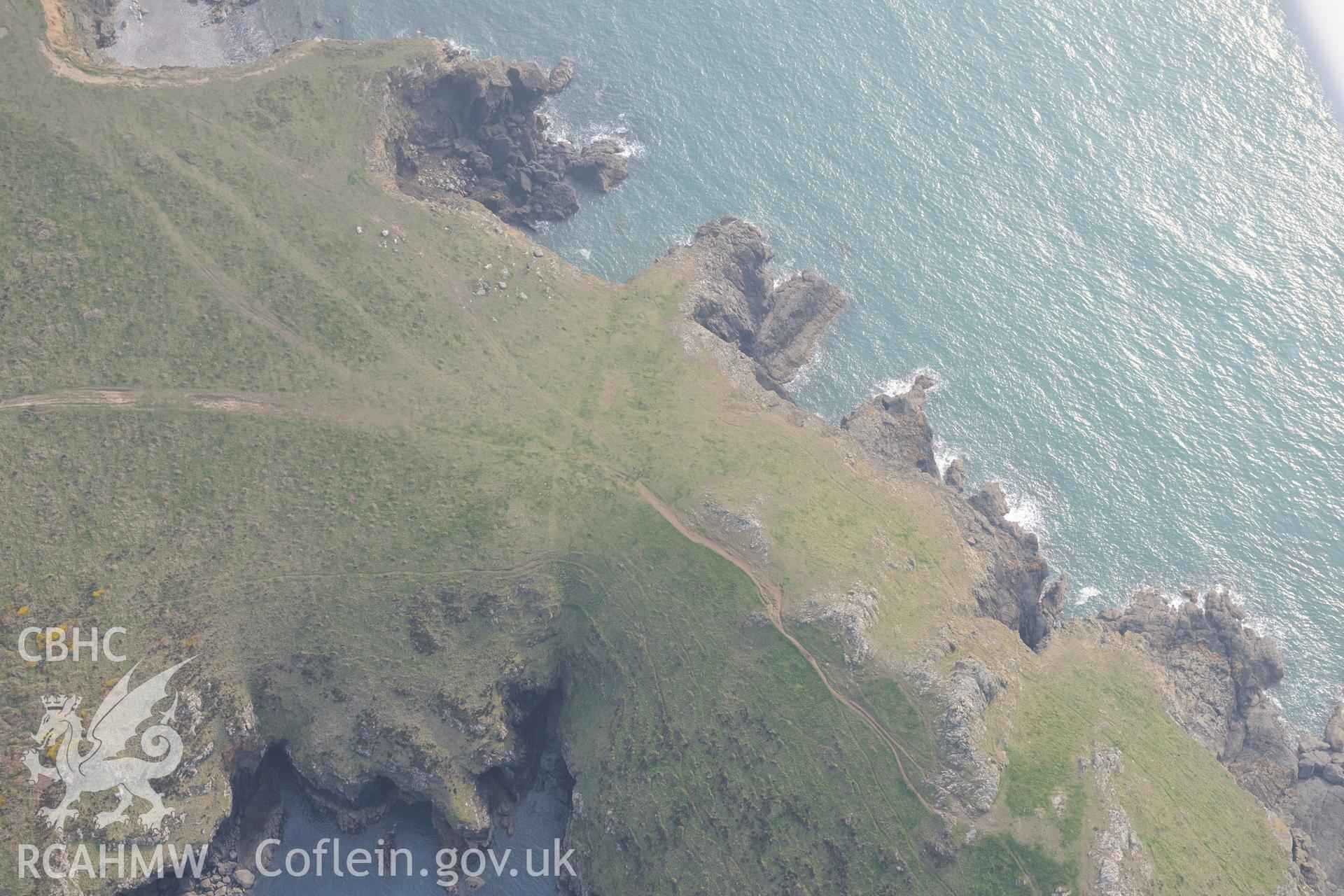 Aerial photography of Deer Park promontory fort taken on 27th March 2017. Baseline aerial reconnaissance survey for the CHERISH Project. ? Crown: CHERISH PROJECT 2019. Produced with EU funds through the Ireland Wales Co-operation Programme 2014-2020. All material made freely available through the Open Government Licence.