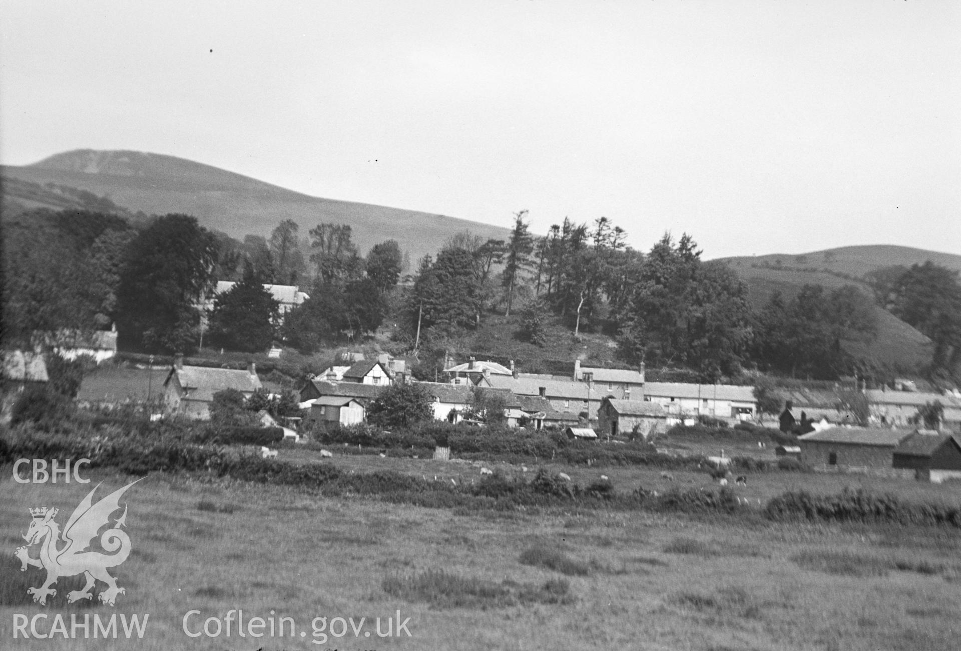 Digital copy of a nitrate negative showing New Radnor Castle, taken by Leonard Monroe, 1967