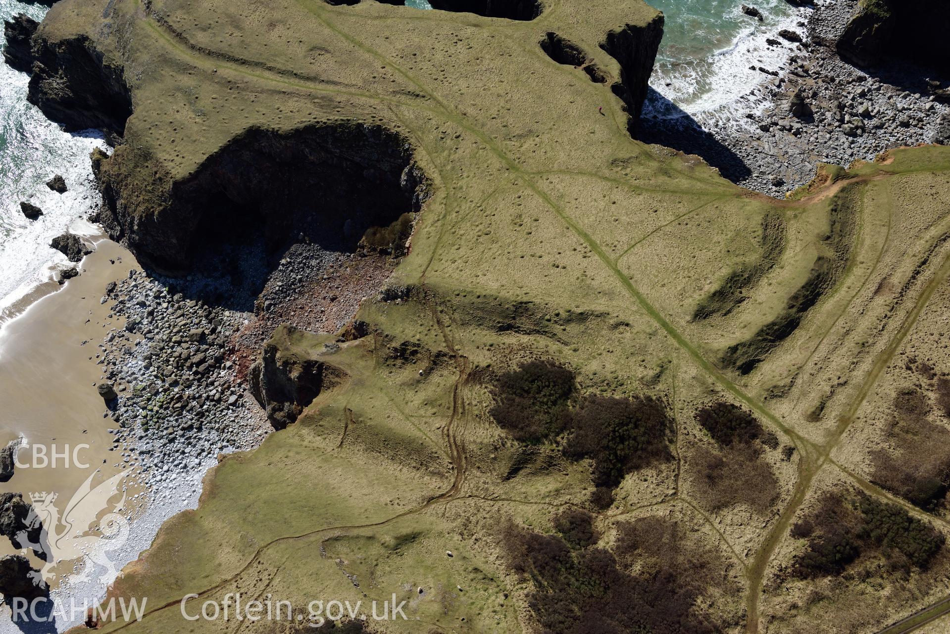 Flimston Bay promontory fort. Detailed baseline aerial reconnaissance survey for the CHERISH Project. ? Crown: CHERISH PROJECT 2018. Produced with EU funds through the Ireland Wales Co-operation Programme 2014-2020. All material made freely available through the Open Government Licence.