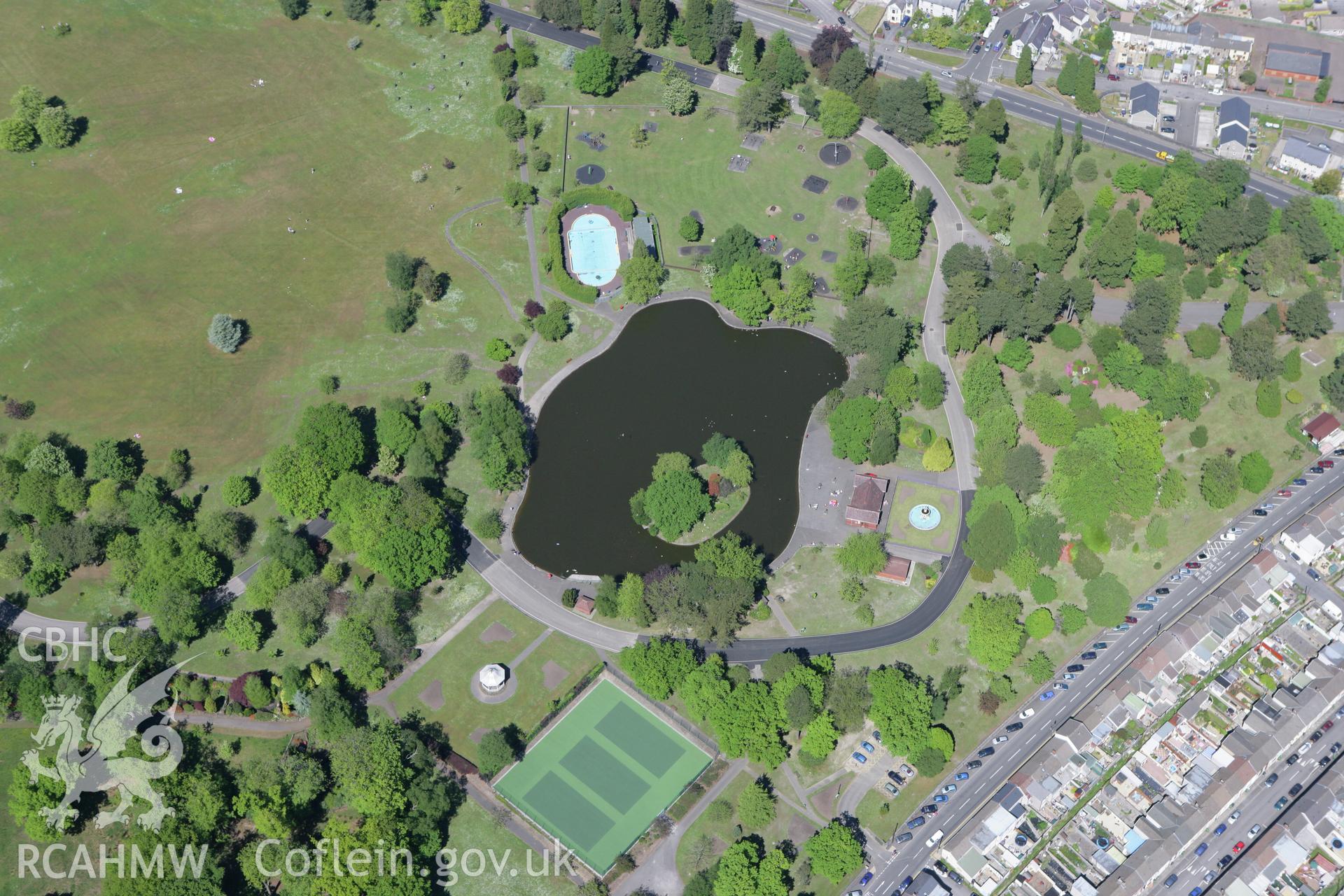 RCAHMW colour oblique photograph of Aberdare Park, Aberdare. Taken by Toby Driver on 24/05/2010.