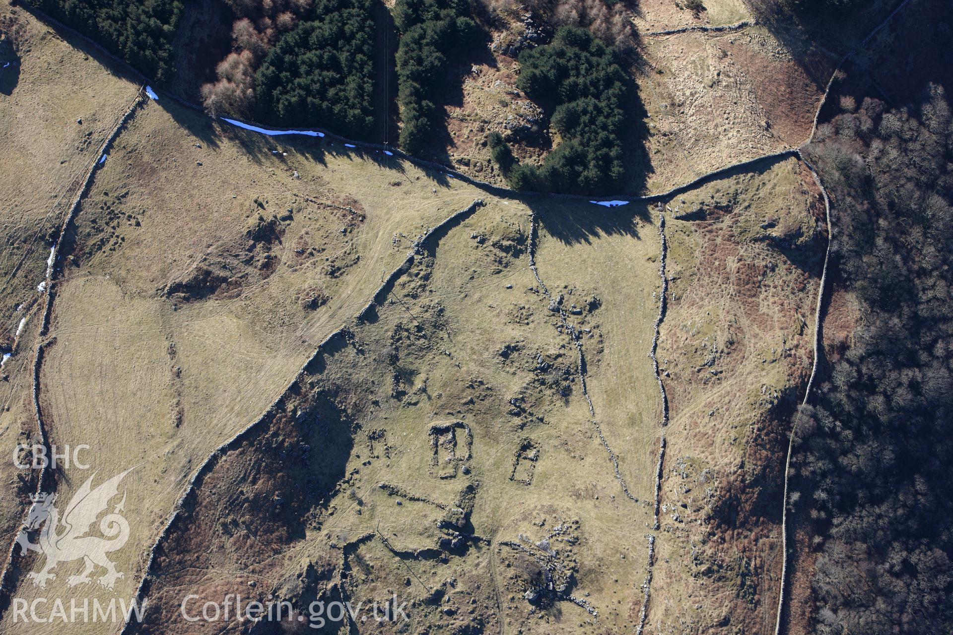 RCAHMW colour oblique photograph of Cyfannedd-fach settlement. Taken by Toby Driver on 08/03/2010.