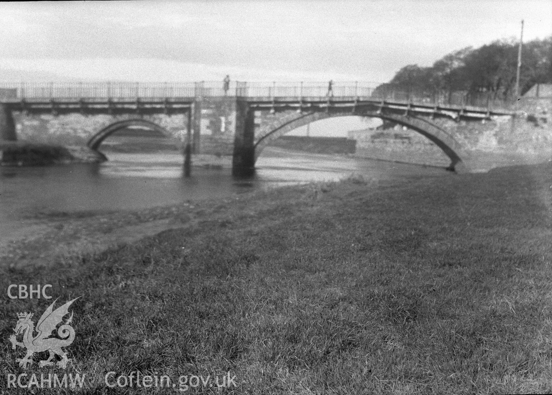 Digital copy of a nitrate negative showing view of bridge at Rhuddlan taken by Leonard Monroe, 1940s.