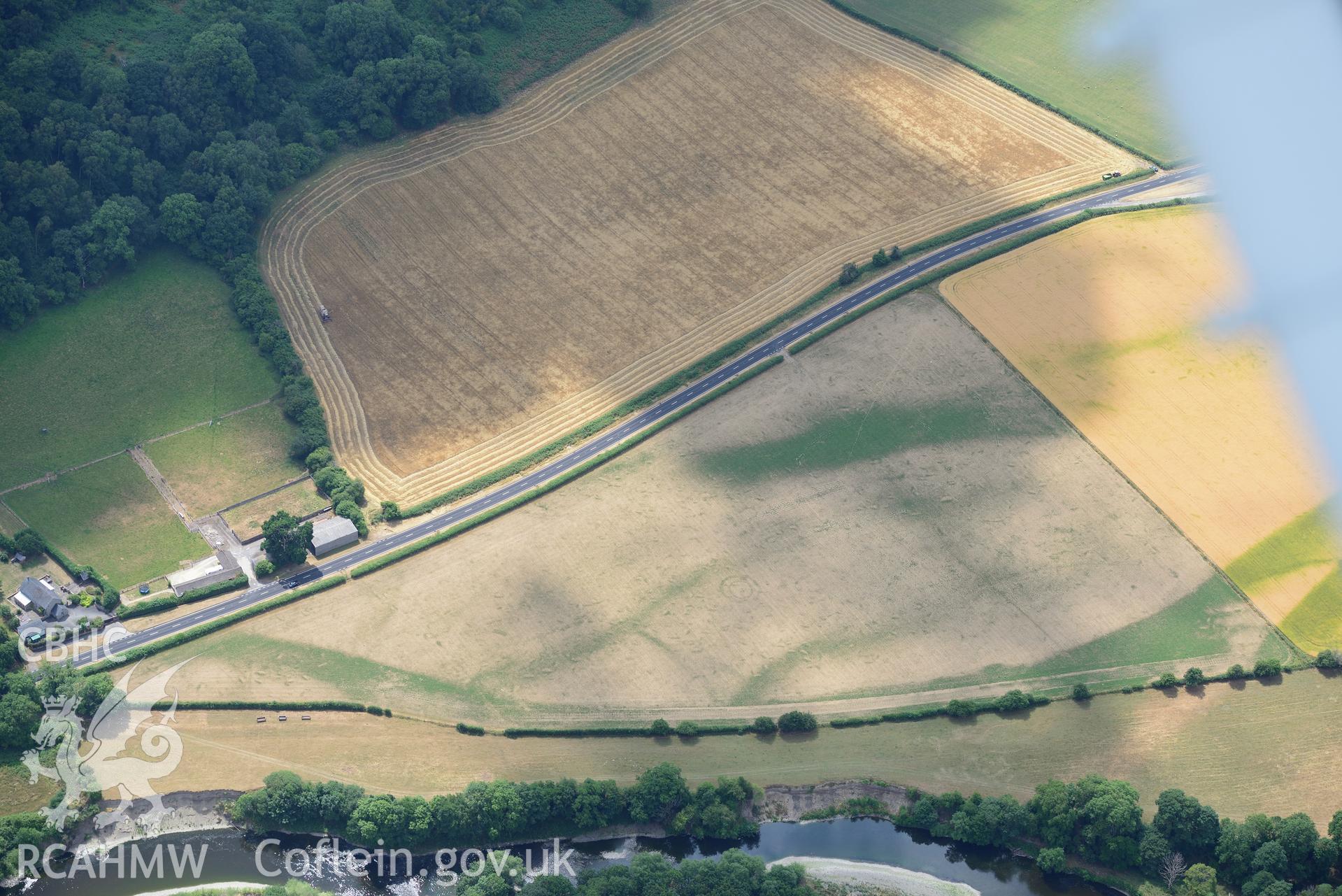 Royal Commission aerial photography of Box Bush Farm round barrow taken on 19th July 2018 during the 2018 drought.