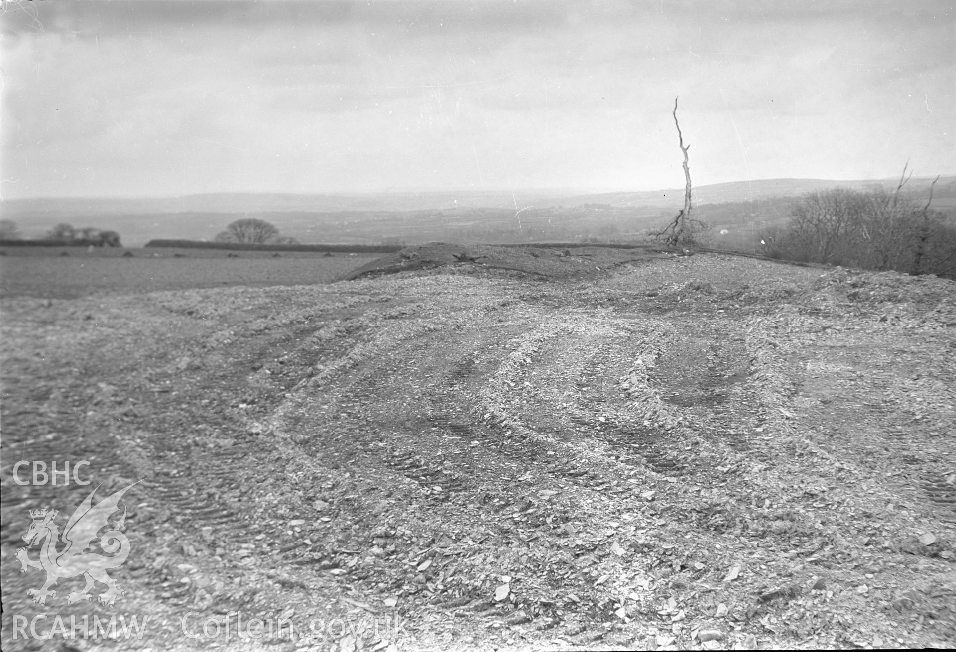 Digital copy of a nitrate negative showing Castell Pen yr Allt, Llantood.