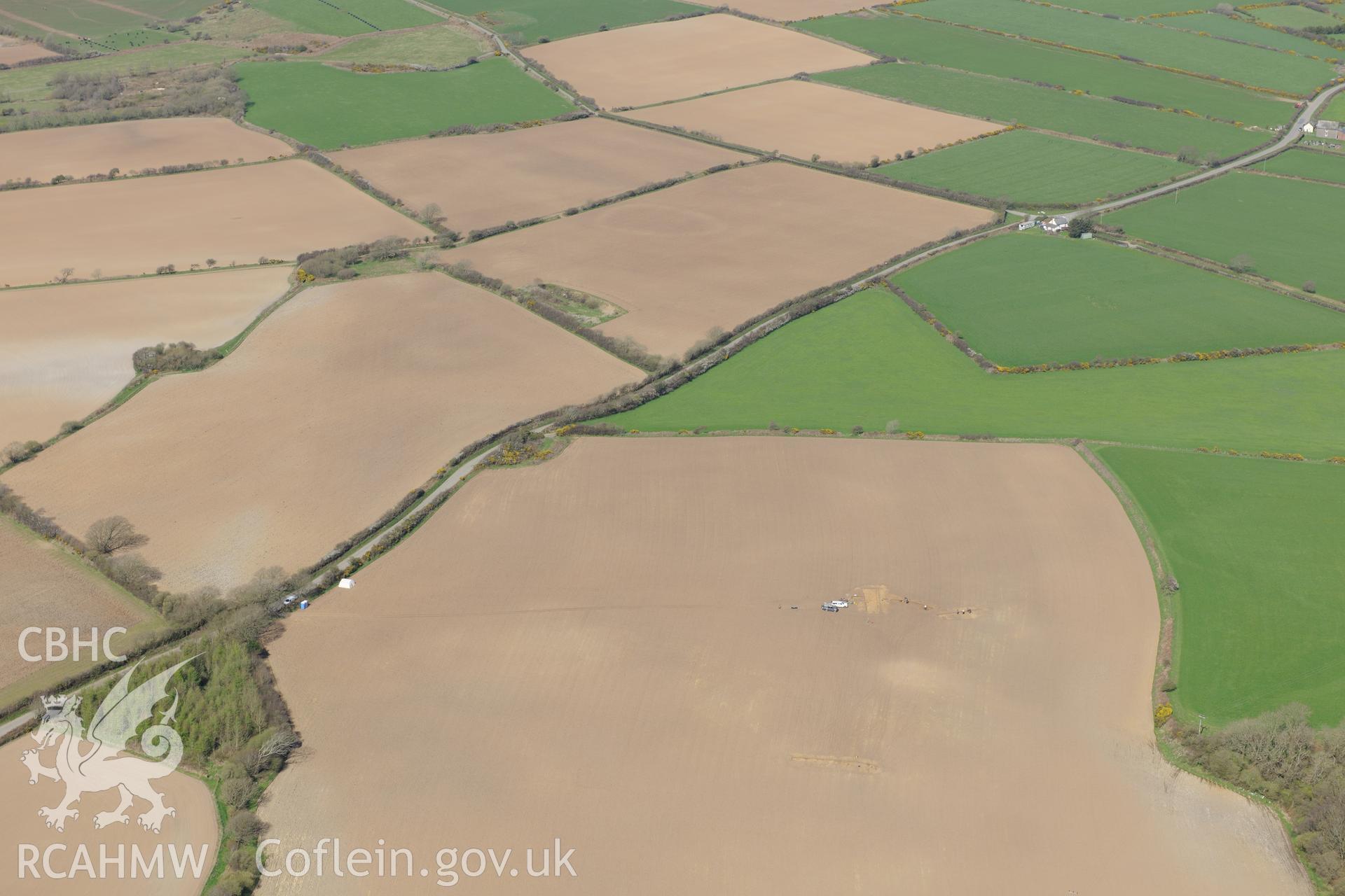 Causewayed Enclosure Northeast of Dryslwyn. Oblique aerial photograph taken during the Royal Commission's programme of archaeological aerial reconnaissance by Toby Driver on 15th April 2015.