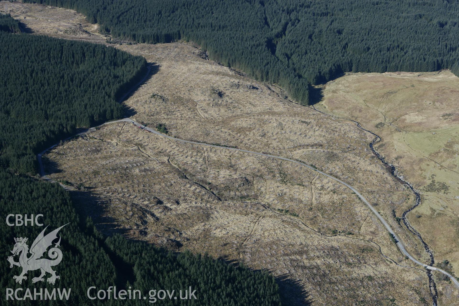 RCAHMW colour oblique photograph of Cairn on Moel Caws. Taken by Toby Driver on 08/03/2010.