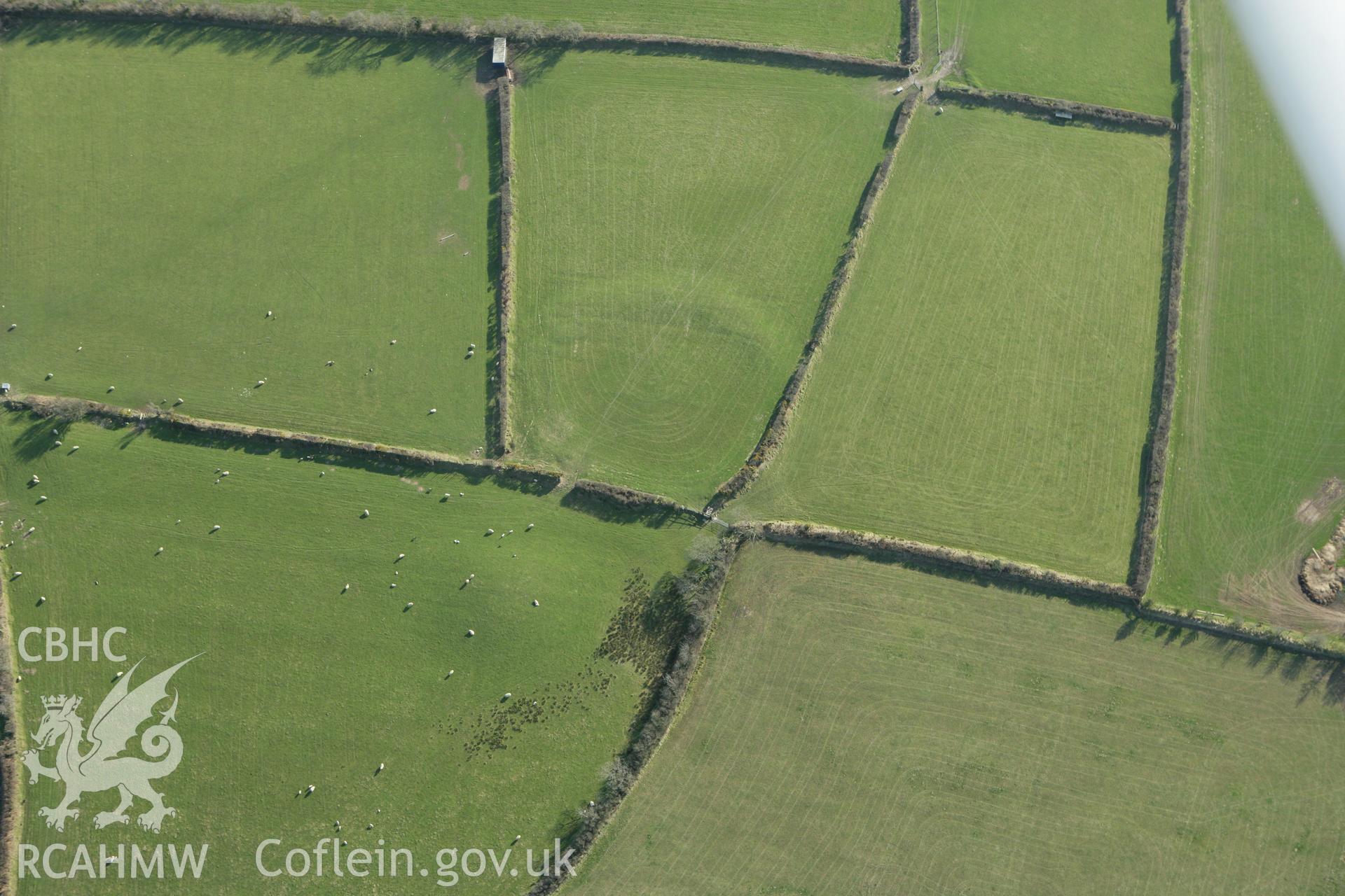 RCAHMW colour oblique aerial photograph of Crugiau Garn Fawr. Taken on 13 April 2010 by Toby Driver