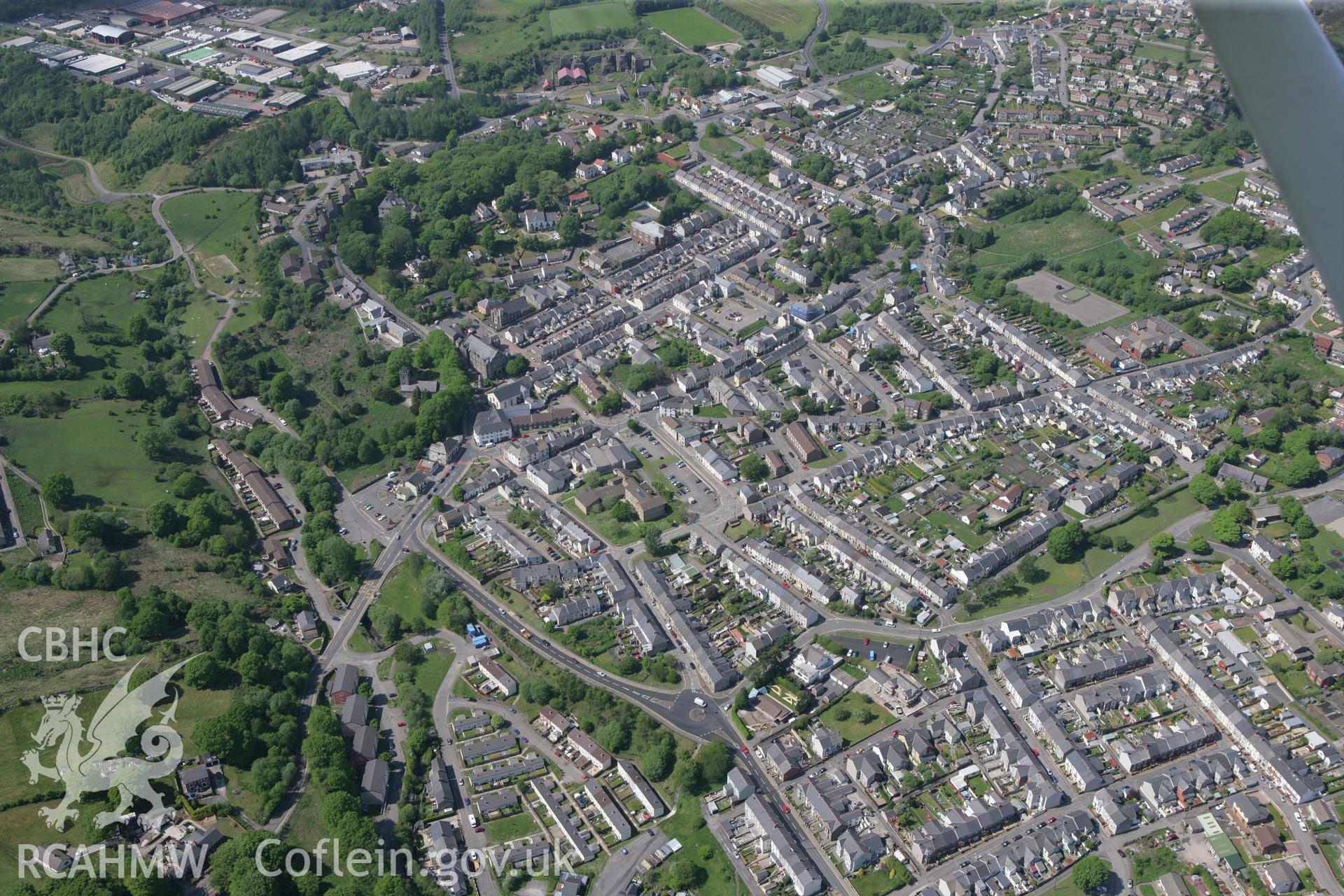 RCAHMW colour oblique photograph of Blaenavon. Taken by Toby Driver on 24/05/2010.