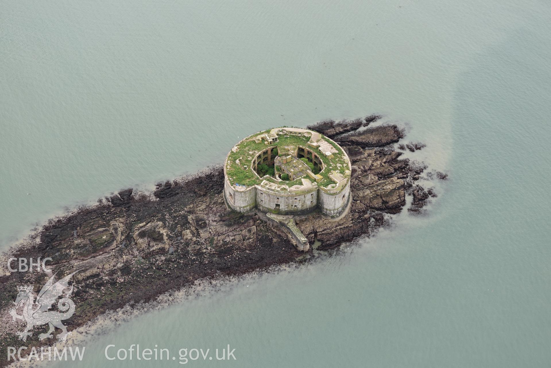 Stack Rock Fort, at extreme low tide. Baseline aerial reconnaissance survey for the CHERISH Project. ? Crown: CHERISH PROJECT 2017. Produced with EU funds through the Ireland Wales Co-operation Programme 2014-2020. All material made freely available through the Open Government Licence.