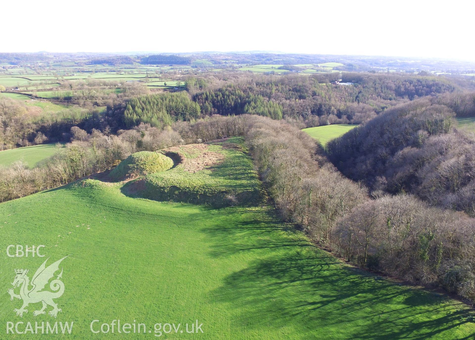 Colour photo showing Alltyferin, taken by Paul R. Davis, 16th April 2016.