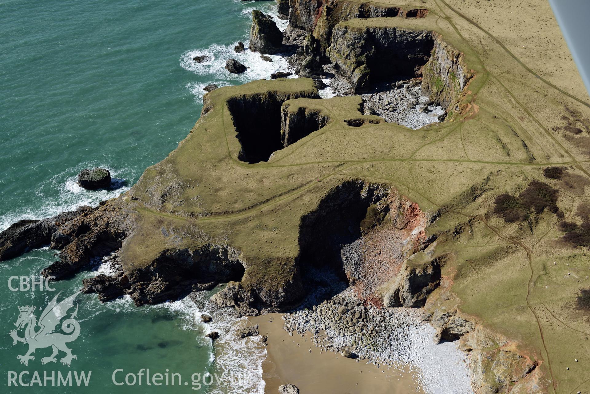 Flimston Bay promontory fort. Detailed baseline aerial reconnaissance survey for the CHERISH Project. ? Crown: CHERISH PROJECT 2018. Produced with EU funds through the Ireland Wales Co-operation Programme 2014-2020. All material made freely available through the Open Government Licence.