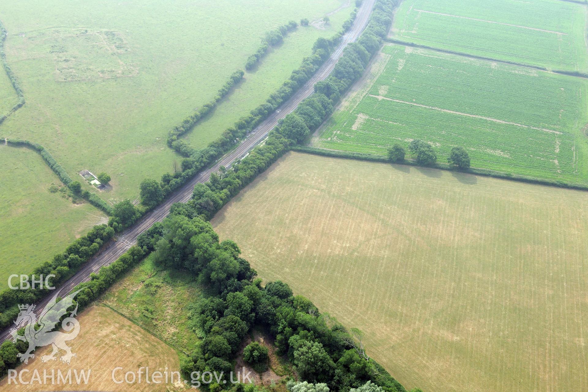 Royal Commission aerial photography of Water Lane defended enclosure recorded during drought conditions on 22nd July 2013.