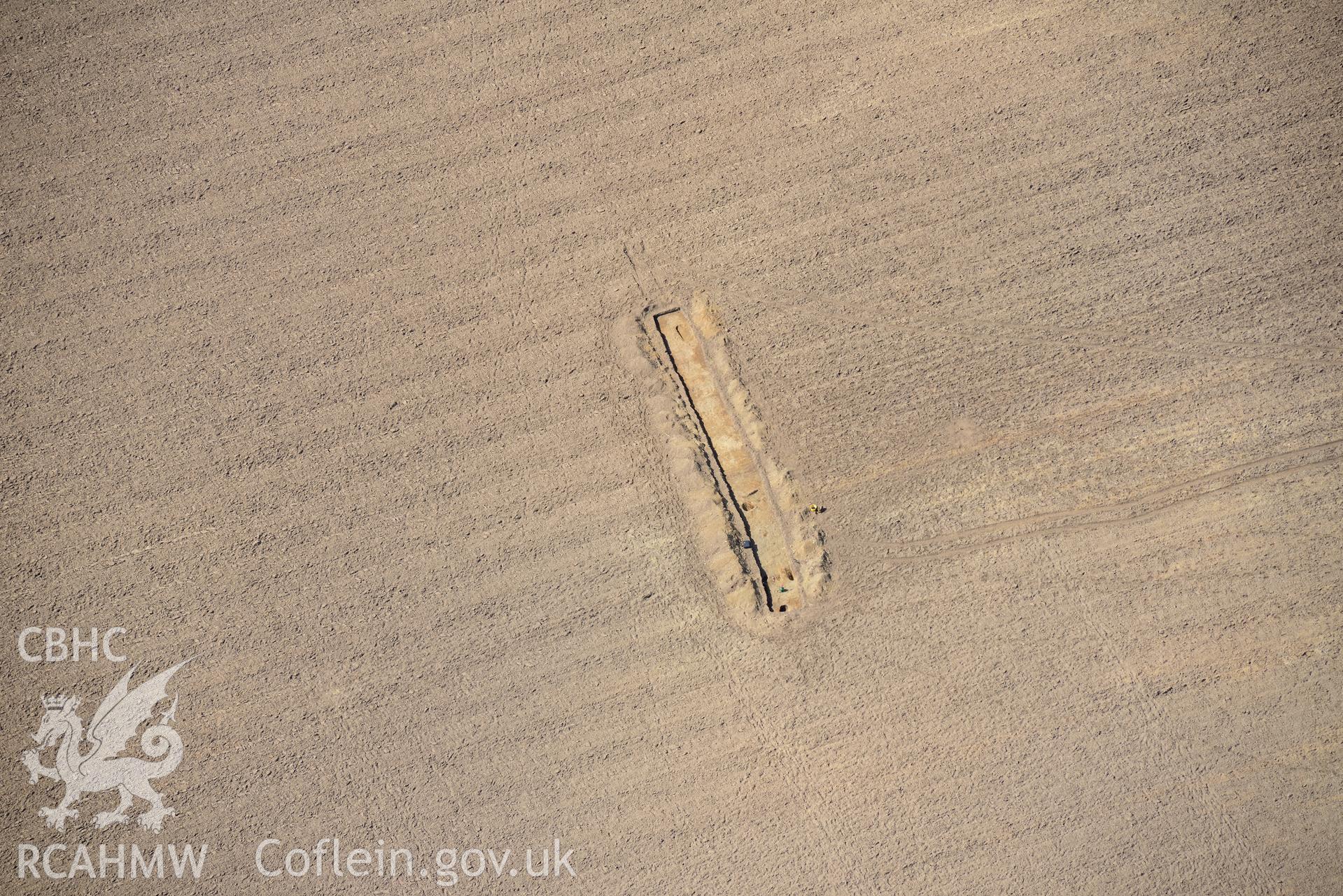 Causewayed Enclosure Northeast of Dryslwyn. Oblique aerial photograph taken during the Royal Commission's programme of archaeological aerial reconnaissance by Toby Driver on 15th April 2015.