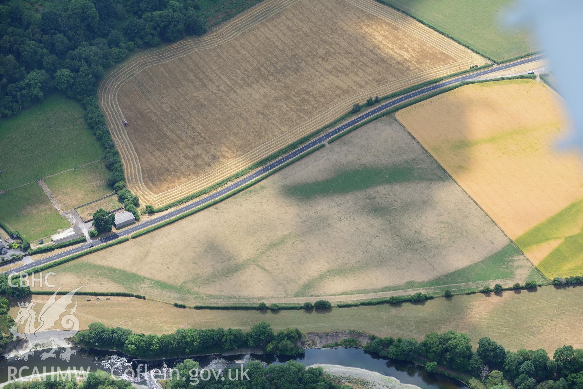 Royal Commission aerial photography of Box Bush Farm round barrow taken on 19th July 2018 during the 2018 drought.