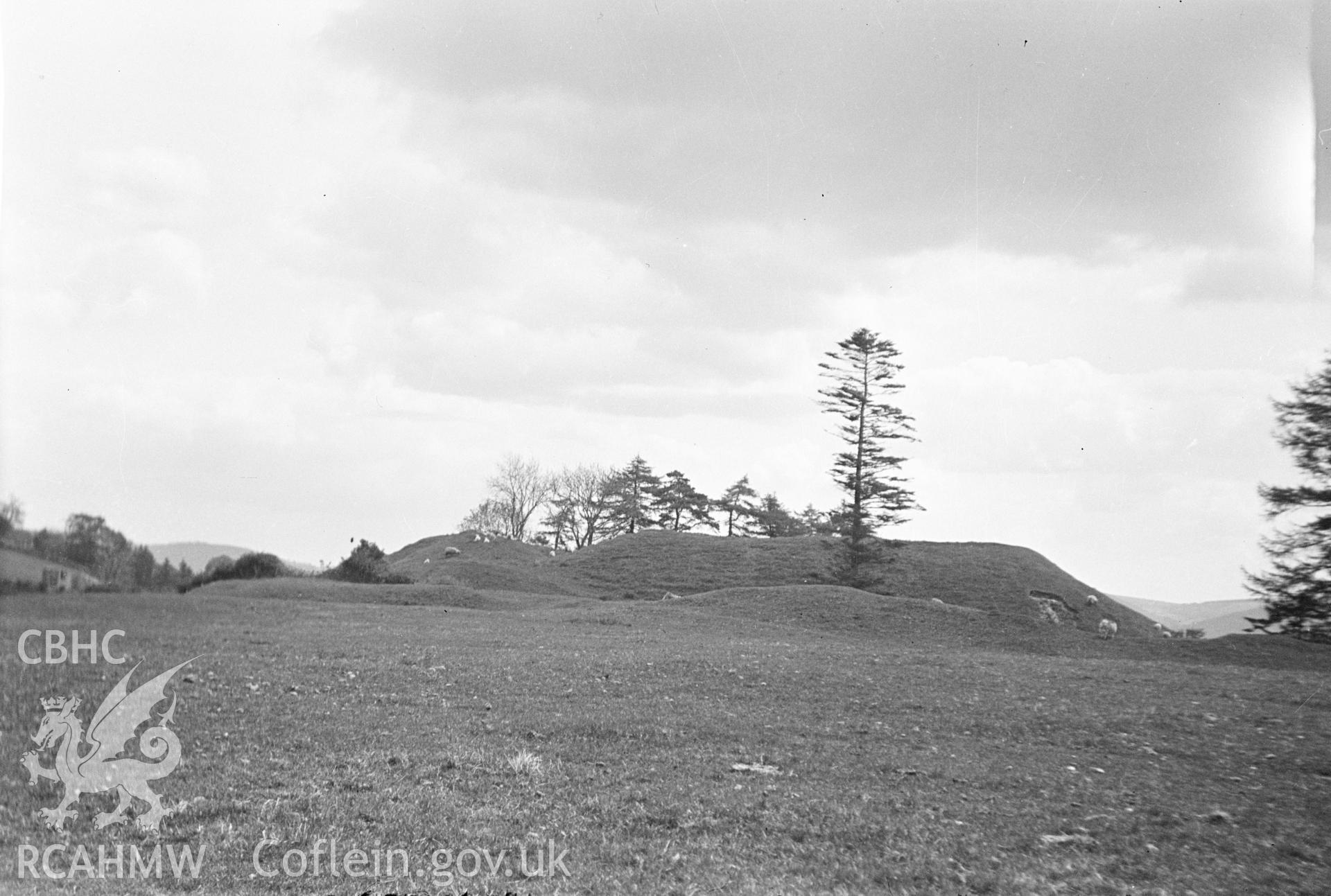 Digital copy of a nitrate negative showing New Radnor Castle, taken by Leonard Monroe, 1967.