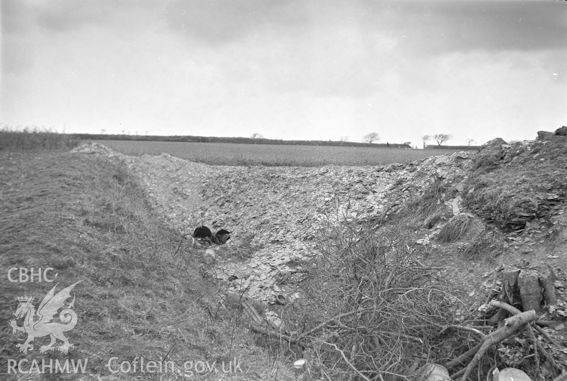 Digital copy of a nitrate negative showing Castell Pen yr Allt, Llantood.