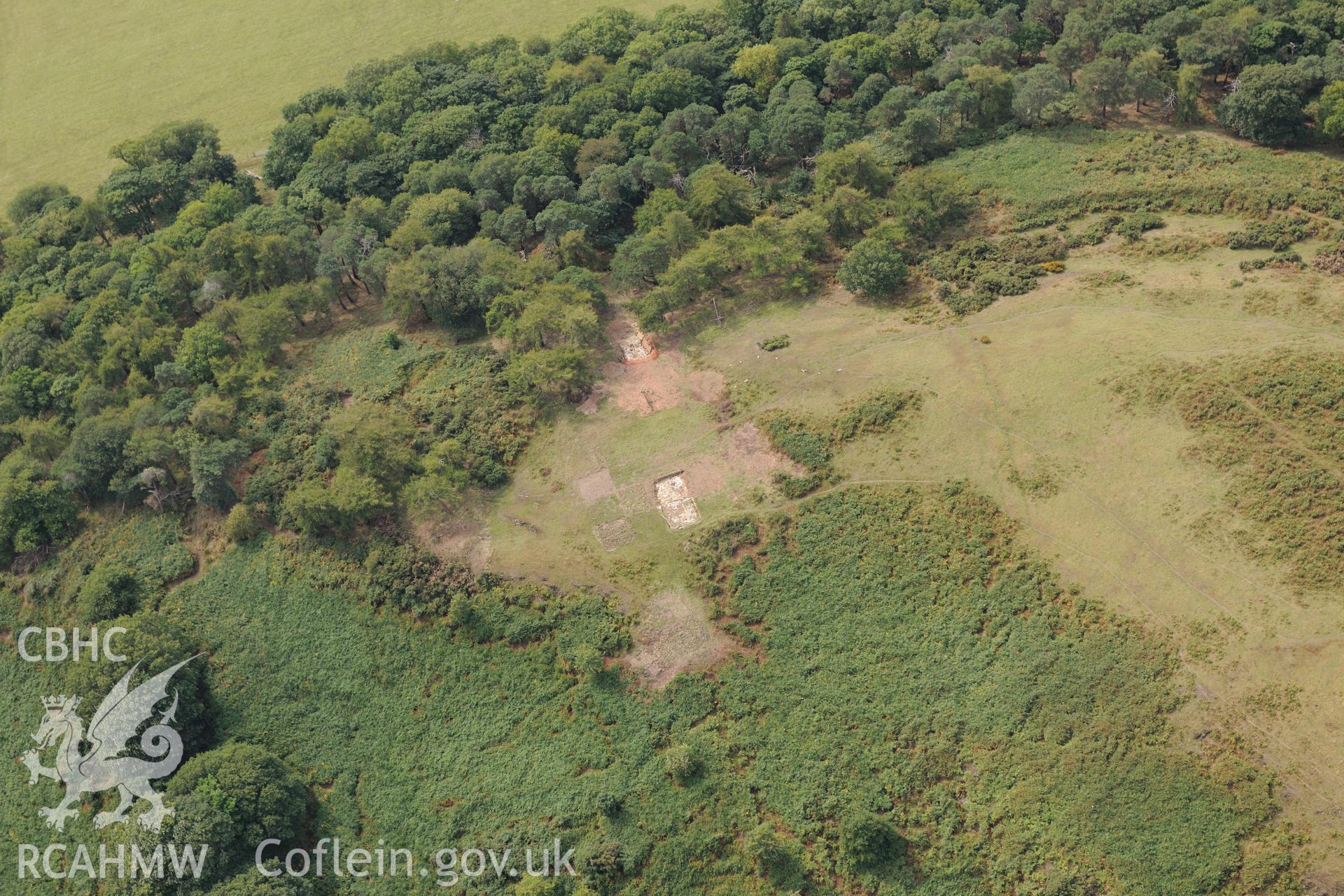 Moel-y-Gaer hillfort, Bodfari. Oblique aerial photograph taken during the Royal Commission's programme of archaeological aerial reconnaissance by Toby Driver on 11th September 2015.