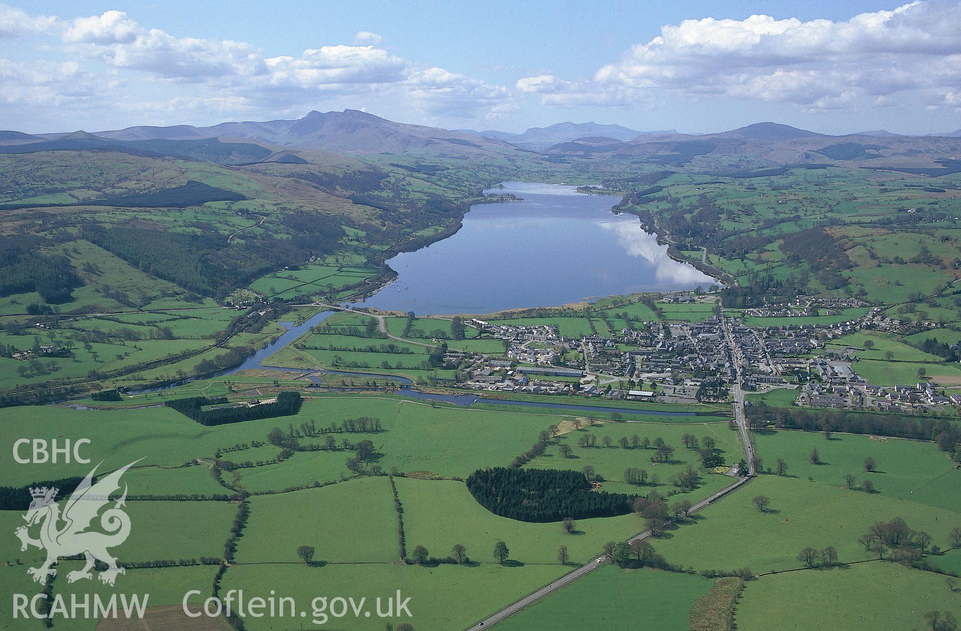 RCAHMW colour slide oblique aerial photograph of Medieval Borough, Bala, taken by C.R.Musson on the 05/05/1996