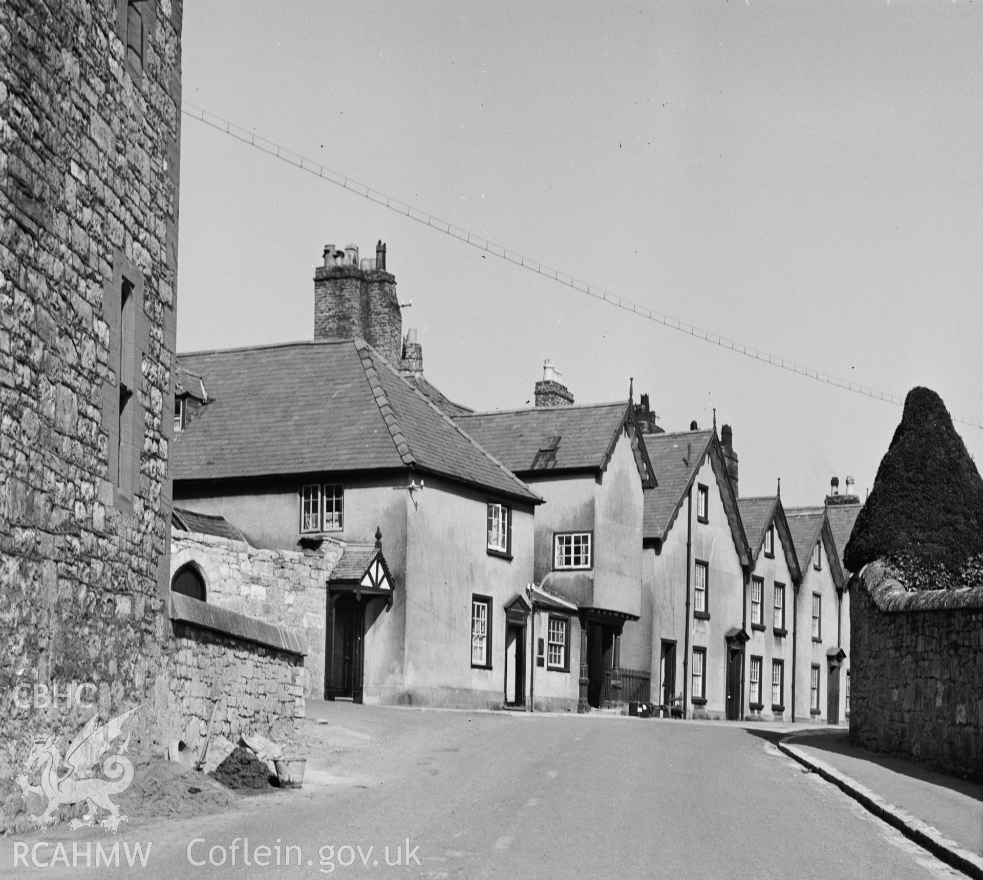 View of side and front elevations from Castle Street