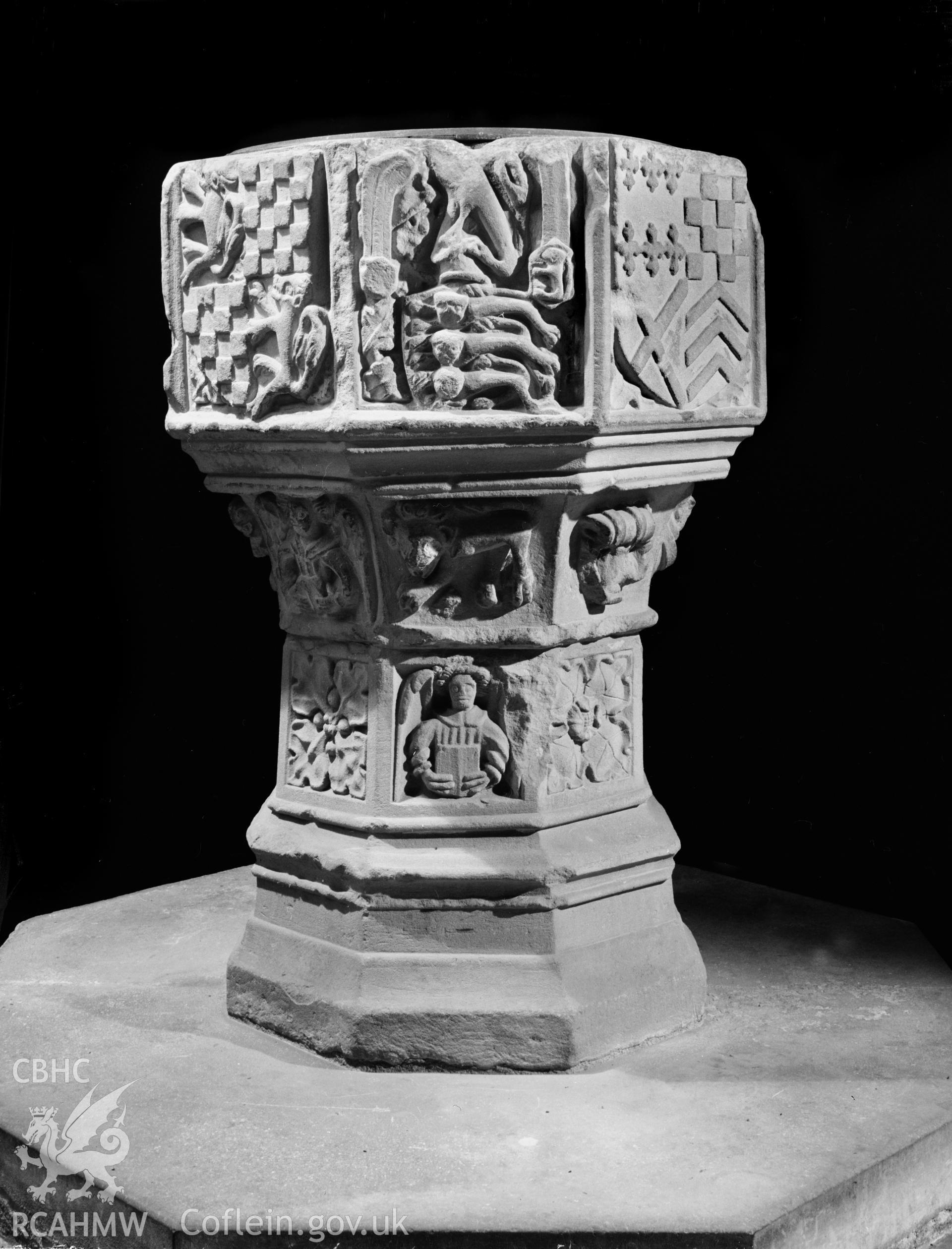 Octagonal font