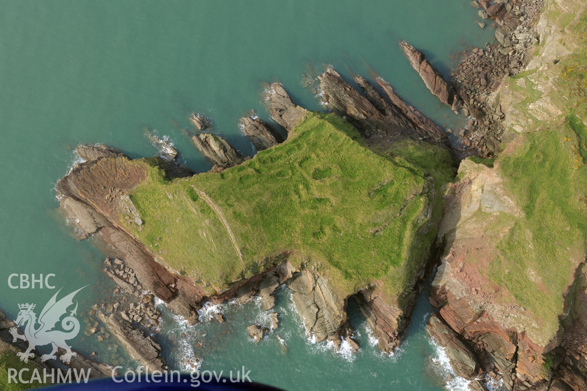 Royal Commission aerial photograph of Sheep Island taken on 27th March 2017. Baseline aerial reconnaissance survey for the CHERISH Project. ? Crown: CHERISH PROJECT 2019. Produced with EU funds through the Ireland Wales Co-operation Programme 2014-2020. All material made freely available through the Open Government Licence.