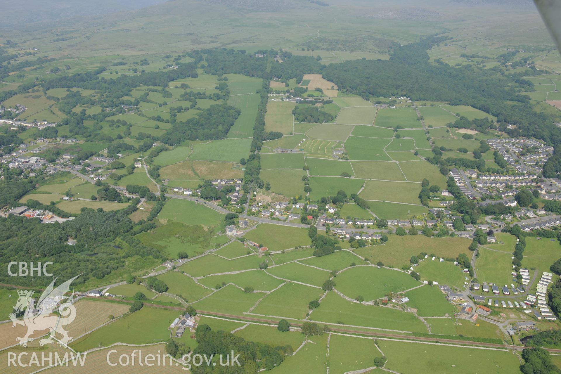 Cors-y-Gedol Hall and Ty'n-y-Cae field system, west of Tal-y-Bont, Dyffryn Ardudwy. Oblique aerial photograph taken during the Royal Commission?s programme of archaeological aerial reconnaissance by Toby Driver on 12th July 2013.