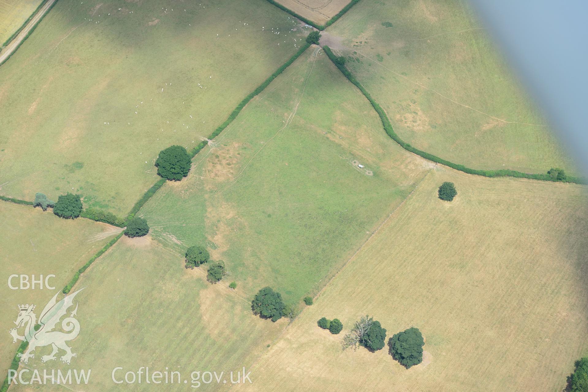 Royal Commission aerial photography of Clyro Roman fort, with parchmarks, taken on 19th July 2018 during the 2018 drought.