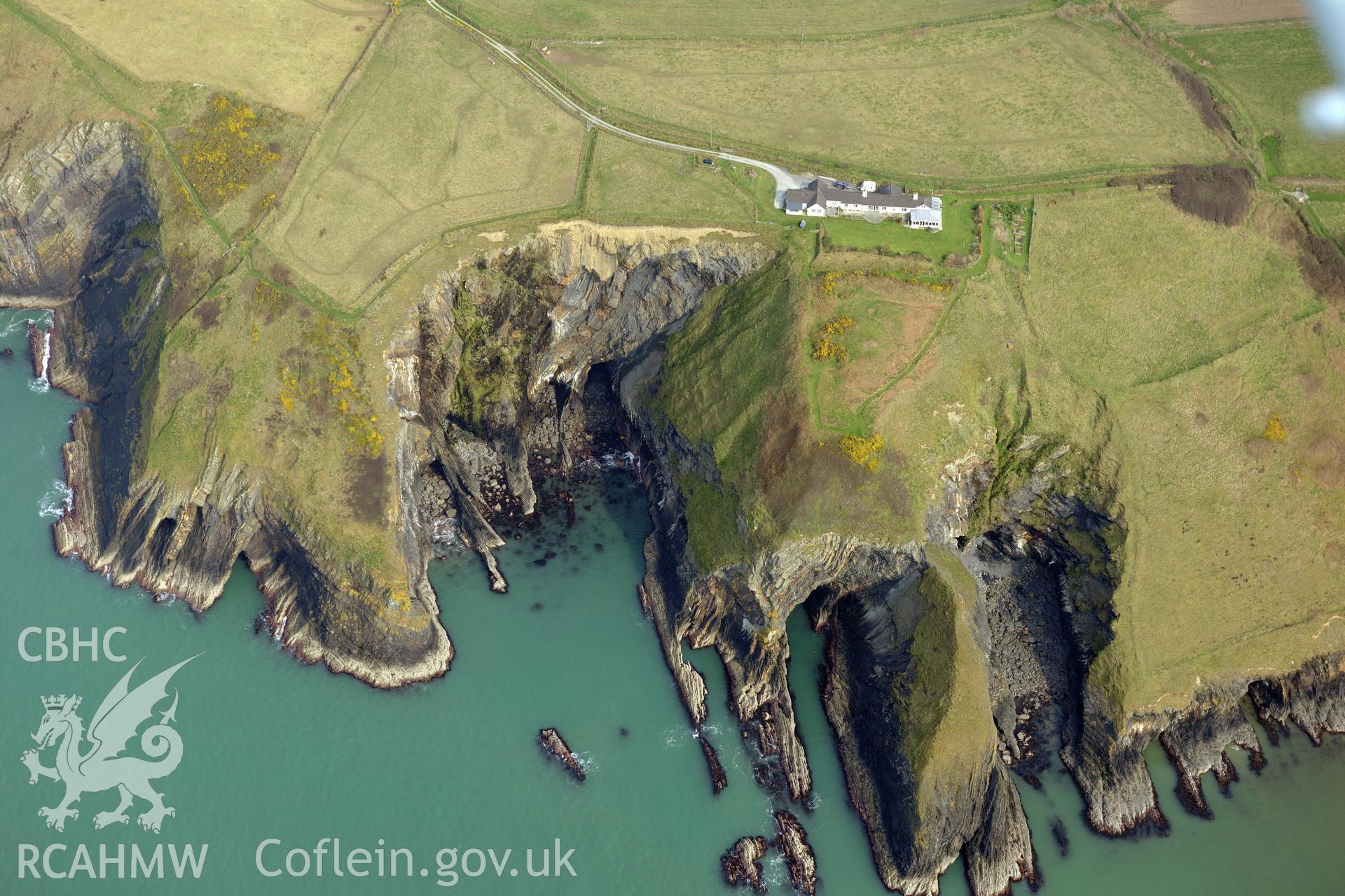 Aerial photography of Pen Castell promontory fort taken on 27th March 2017. Baseline aerial reconnaissance survey for the CHERISH Project. ? Crown: CHERISH PROJECT 2019. Produced with EU funds through the Ireland Wales Co-operation Programme 2014-2020. All material made freely available through the Open Government Licence.