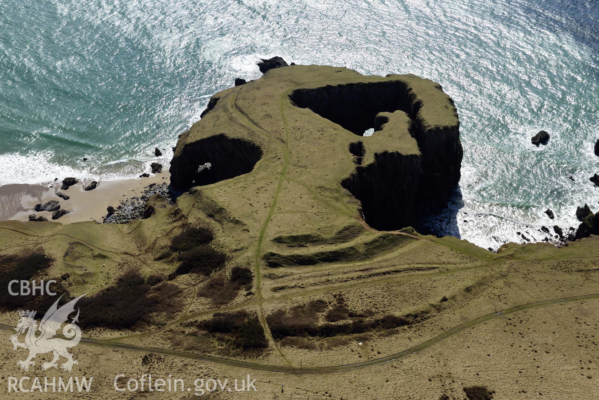 Flimston Bay promontory fort. Detailed baseline aerial reconnaissance survey for the CHERISH Project. ? Crown: CHERISH PROJECT 2018. Produced with EU funds through the Ireland Wales Co-operation Programme 2014-2020. All material made freely available through the Open Government Licence.