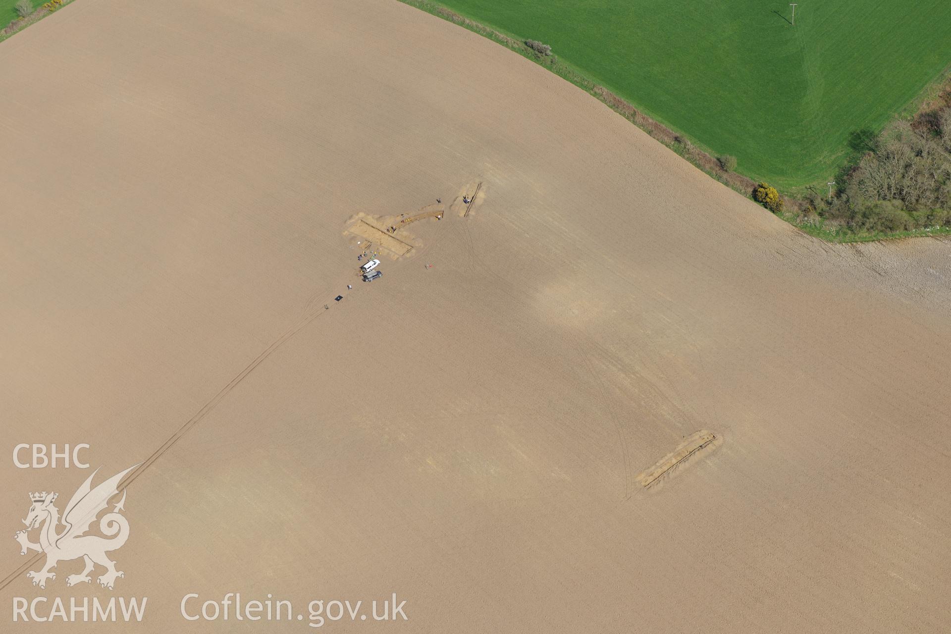 Causewayed Enclosure Northeast of Dryslwyn. Oblique aerial photograph taken during the Royal Commission's programme of archaeological aerial reconnaissance by Toby Driver on 15th April 2015.