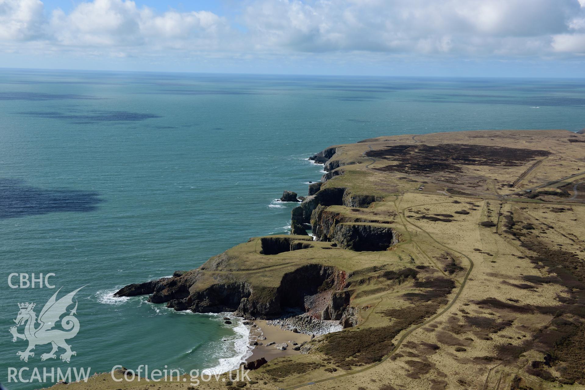 Flimston Bay promontory fort. Detailed baseline aerial reconnaissance survey for the CHERISH Project. ? Crown: CHERISH PROJECT 2018. Produced with EU funds through the Ireland Wales Co-operation Programme 2014-2020. All material made freely available through the Open Government Licence.