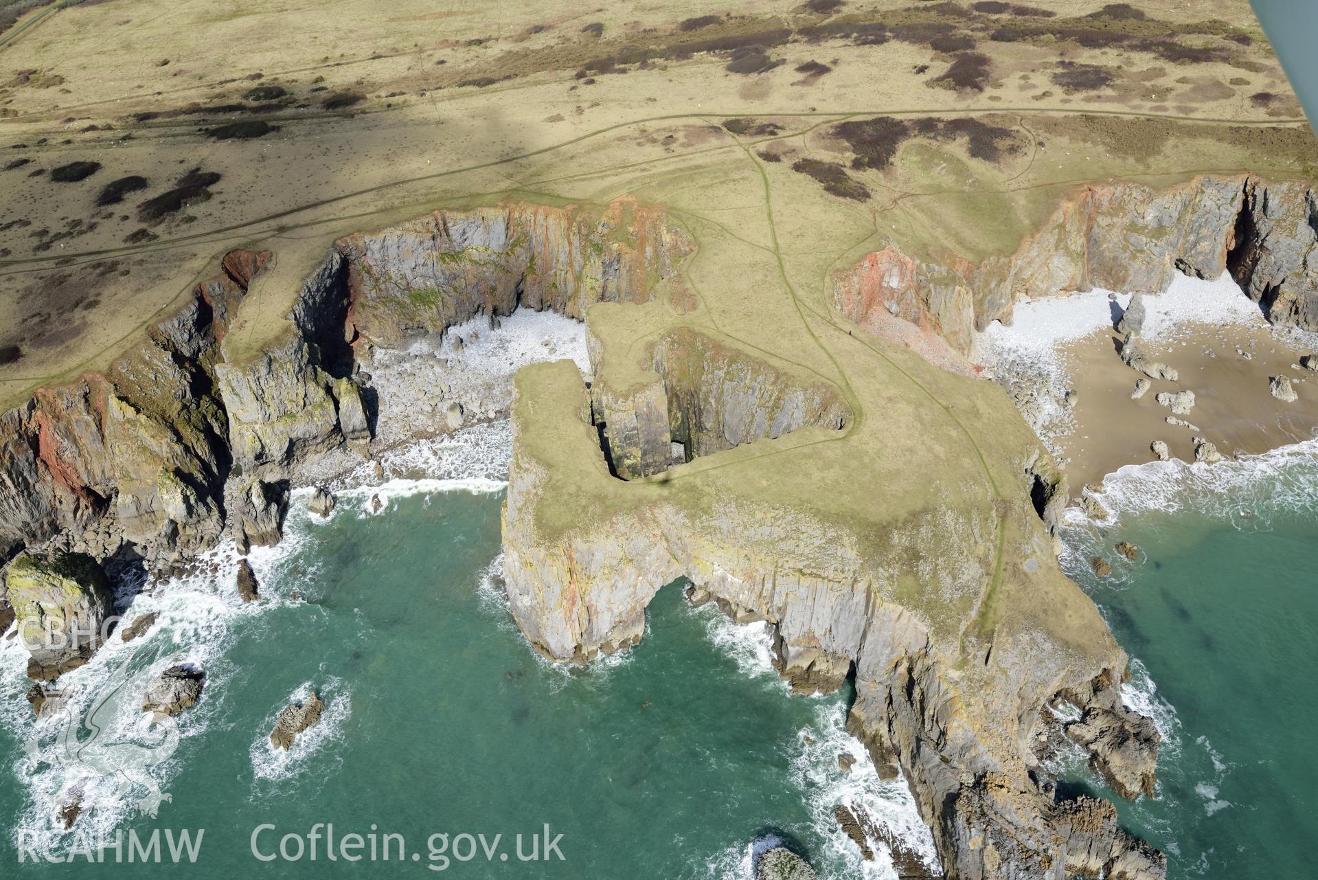 Flimston Bay promontory fort. Detailed baseline aerial reconnaissance survey for the CHERISH Project. ? Crown: CHERISH PROJECT 2018. Produced with EU funds through the Ireland Wales Co-operation Programme 2014-2020. All material made freely available through the Open Government Licence.