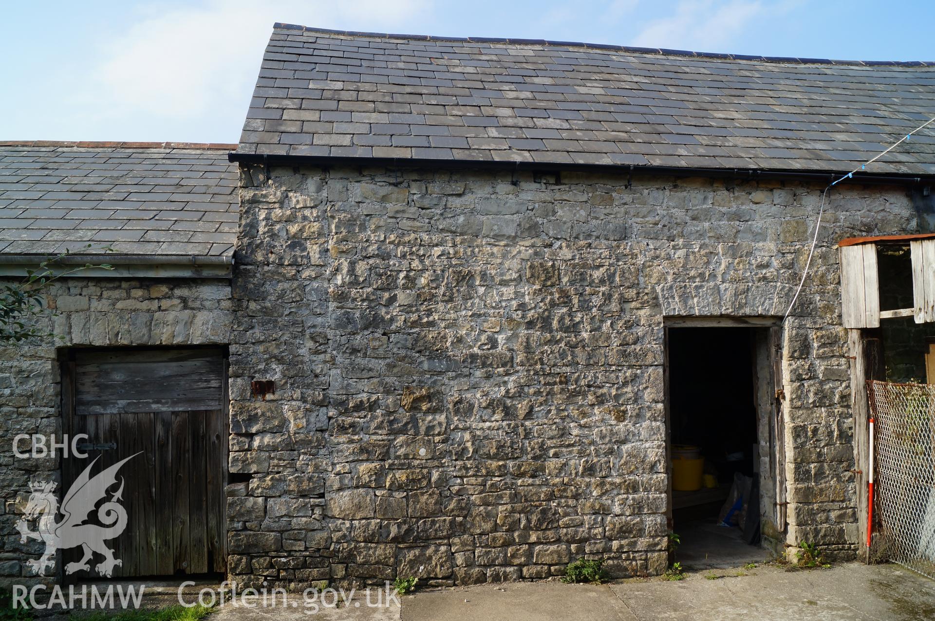 View 'looking north northwest at western end of main barn showing join and difference in roof height with the low stone extension to the west' at Rowley Court, Llantwit Major. Photograph & description by Jenny Hall & Paul Sambrook of Trysor, 7/9/2016.