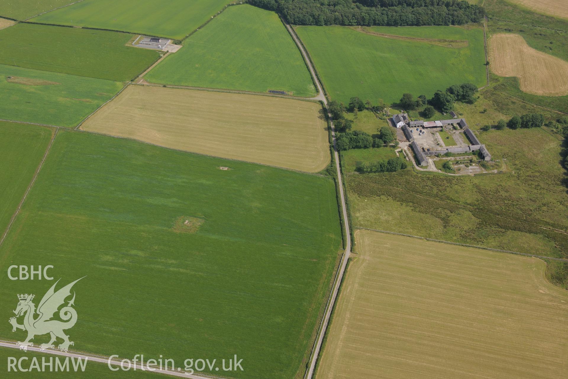 Roman Road, north of Ty'n-Llwyn, south of Bangor. Oblique aerial photograph taken during the Royal Commission?s programme of archaeological aerial reconnaissance by Toby Driver on 12th July 2013.