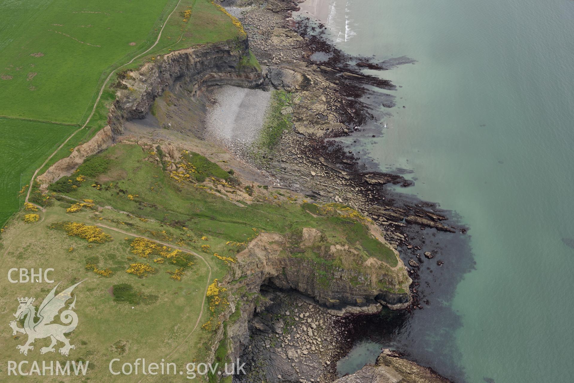 Black Point Rath coastal promontory fort. Baseline aerial reconnaissance survey for the CHERISH Project. ? Crown: CHERISH PROJECT 2017. Produced with EU funds through the Ireland Wales Co-operation Programme 2014-2020. All material made freely available through the Open Government Licence.