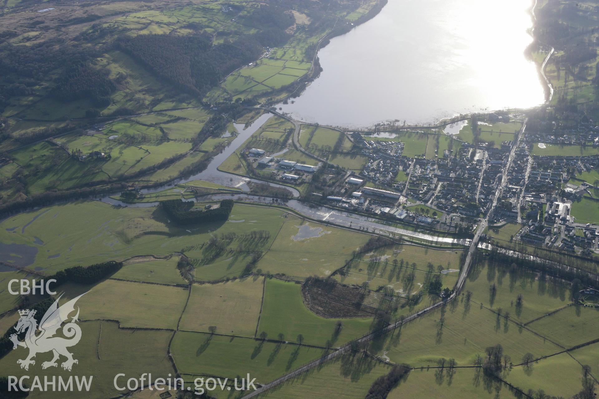 RCAHMW colour oblique photograph of Bala lake and Llanfor Roman Fort and Camps. Taken by Toby Driver on 08/02/2011.