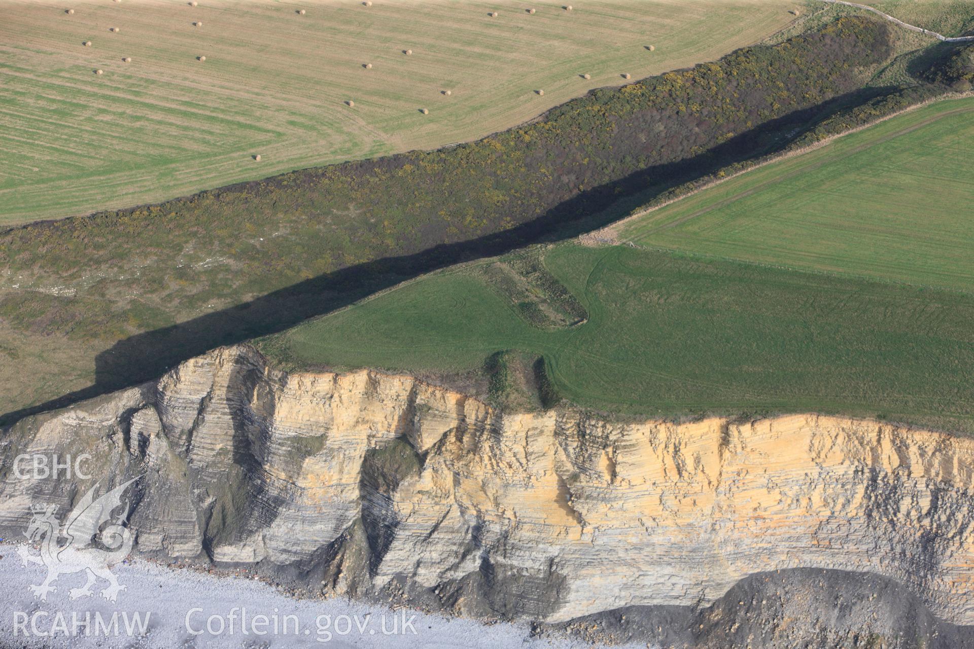 RCAHMW colour oblique photograph of Cwm Bach Enclosure. Taken by Toby Driver on 17/11/2011.