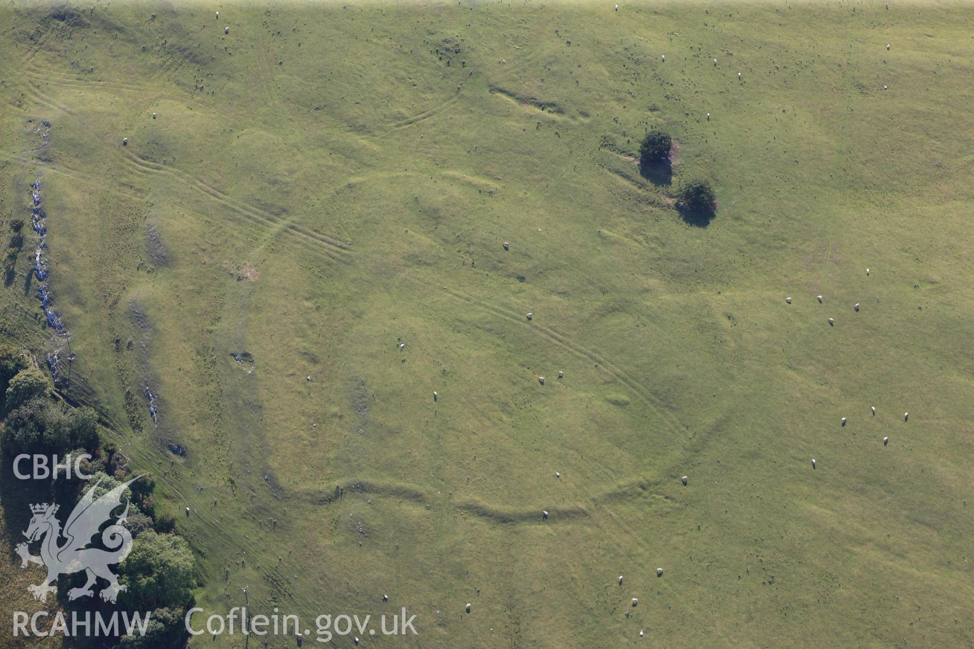 RCAHMW colour oblique photograph of Marian Ffrith enclosure. Taken by Toby Driver and Oliver Davies on 27/07/2011.