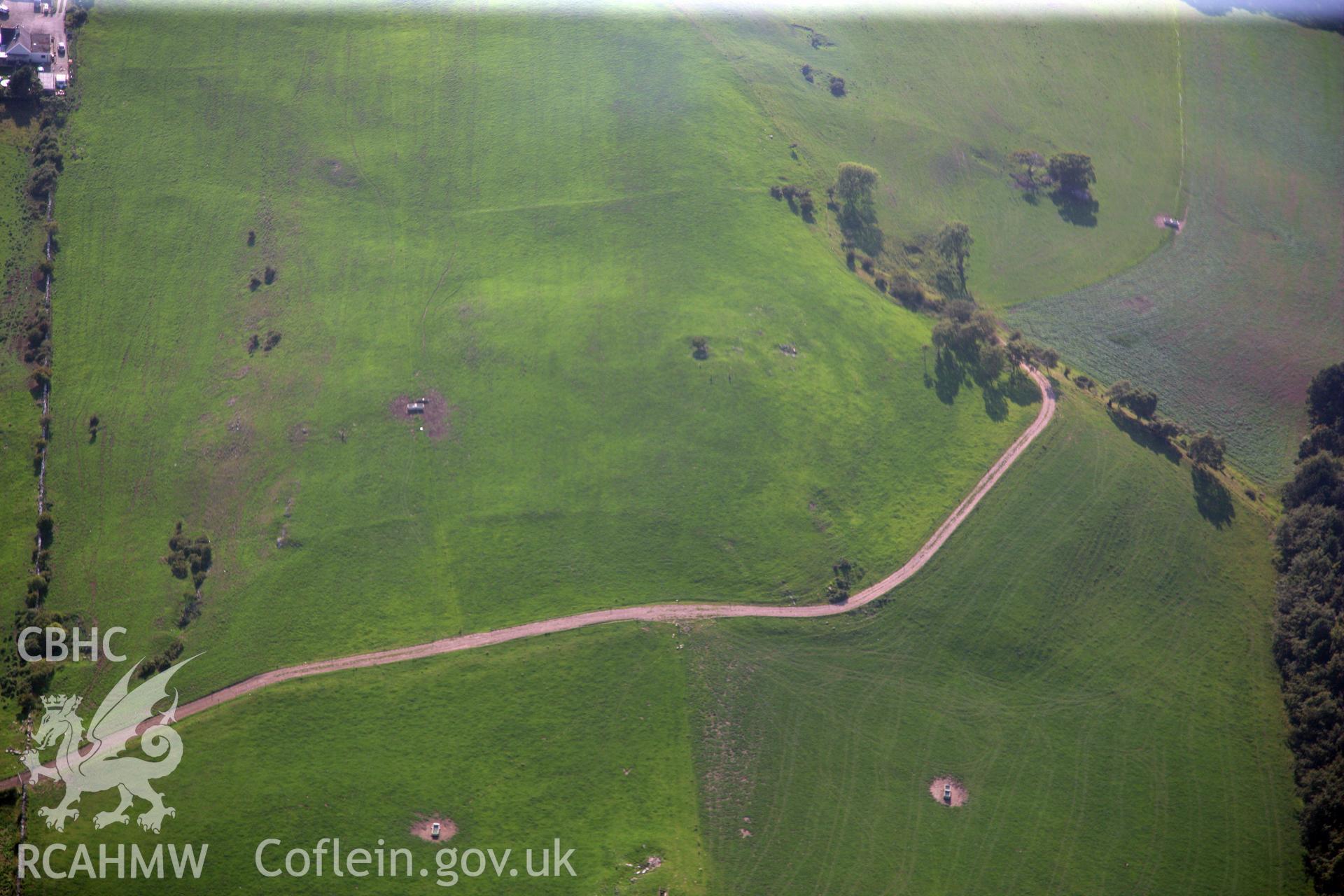 RCAHMW colour oblique photograph of Warren enclosure B. Taken by Toby Driver and Oliver Davies on 27/07/2011.