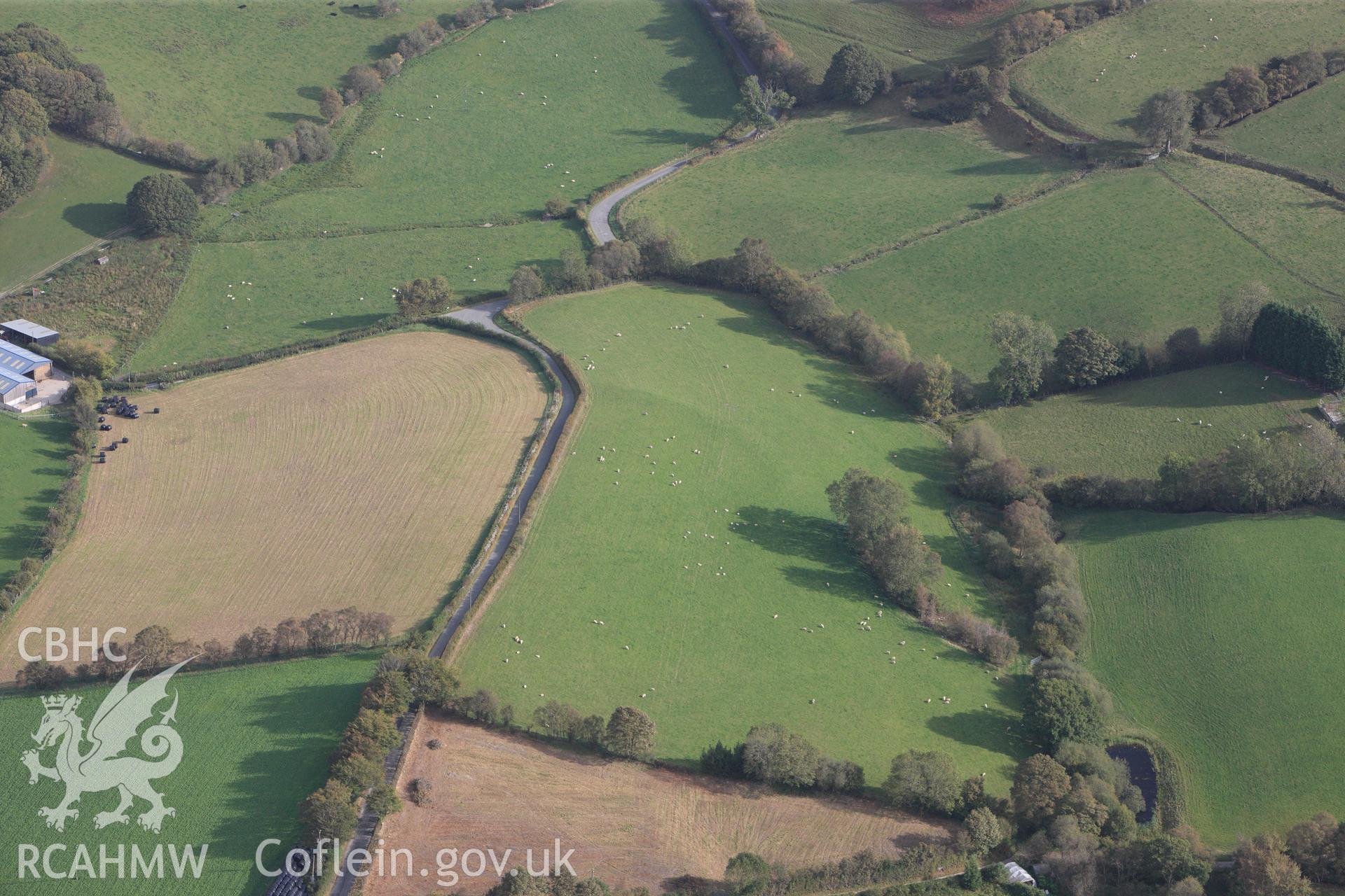 RCAHMW colour oblique photograph of Clegyr Mawr, Possible defended enclosure. Taken by Toby Driver on 04/10/2011.