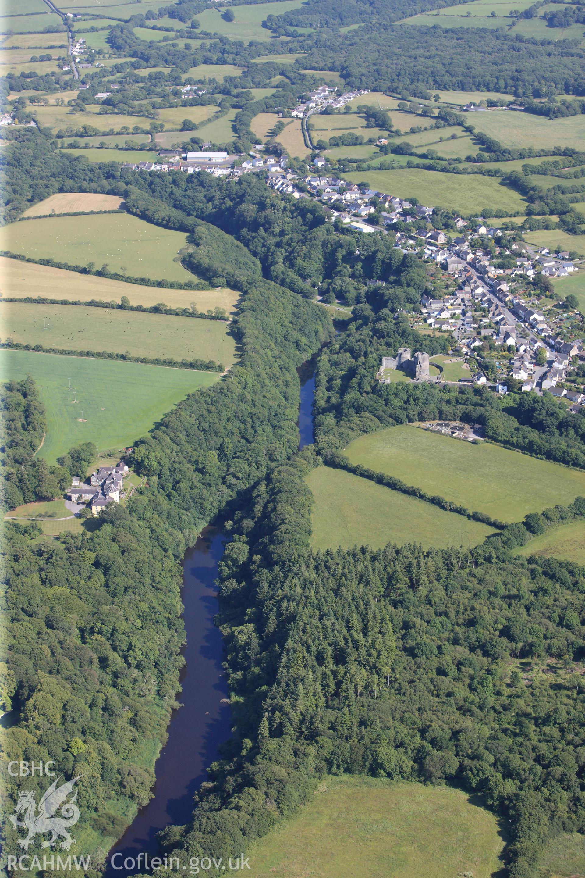 RCAHMW colour oblique photograph of Cilgerran. Taken by Toby Driver and Oliver Davies on 28/06/2011.