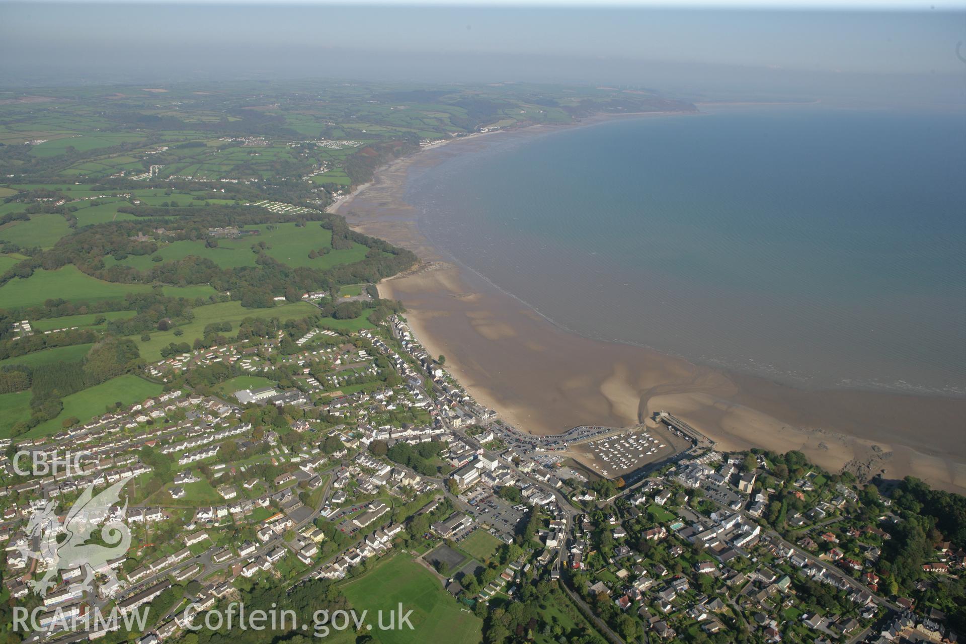 RCAHMW colour oblique photograph of Saundersfoot, looking towards harbour and beach. Taken by Toby Driver and Oliver Davies on 28/09/2011.